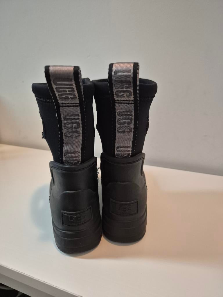 Ugg rubberen laarzen maat 28,5, Kinderen en Baby's, Ophalen, UGG, Meisje, Laarzen