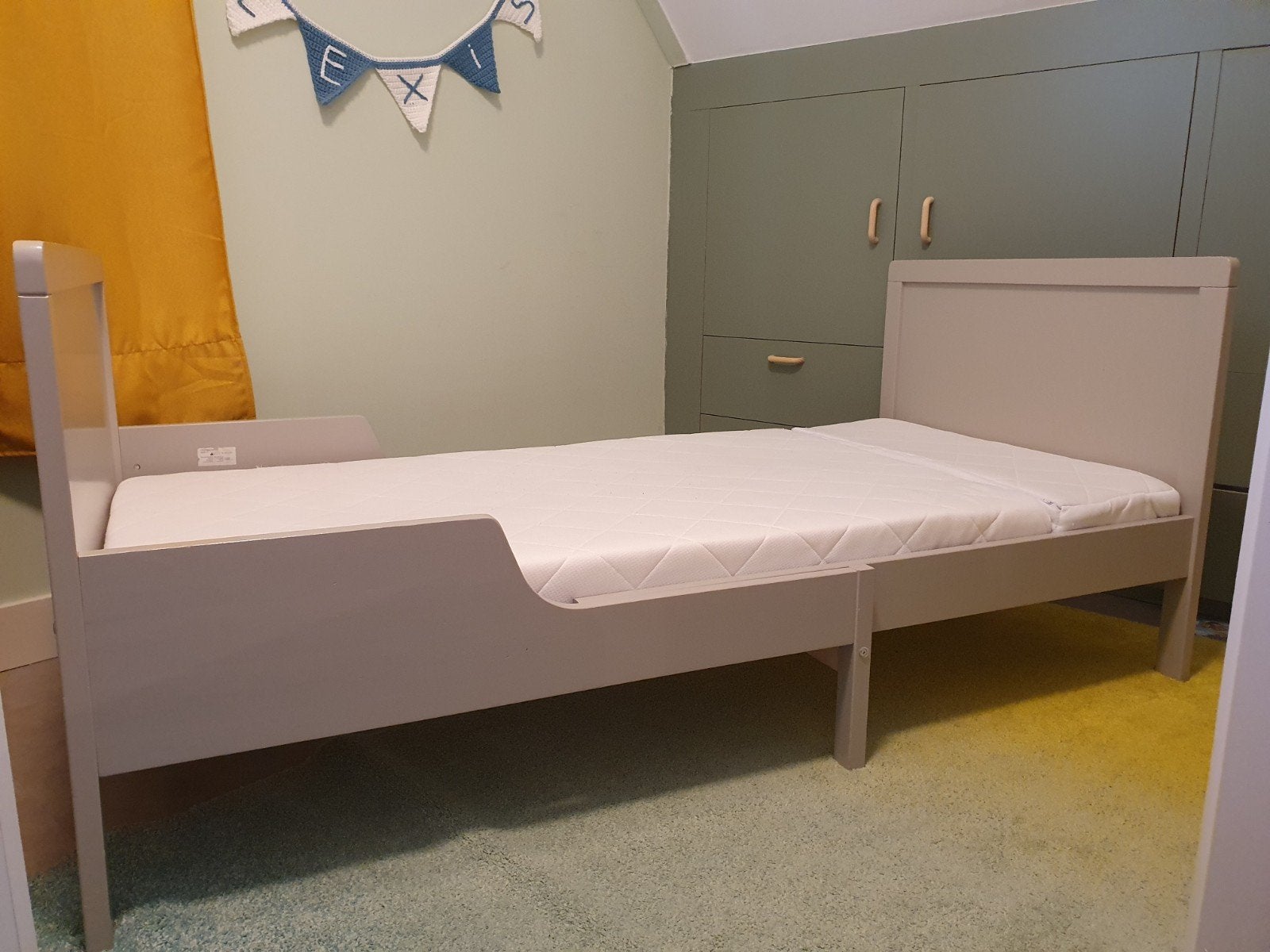 Peuterbed, 80 x 140-200 cm, grijs, incl. matras, Ophalen, Gebruikt, 70 tot 85 cm, 140 tot 160 cm