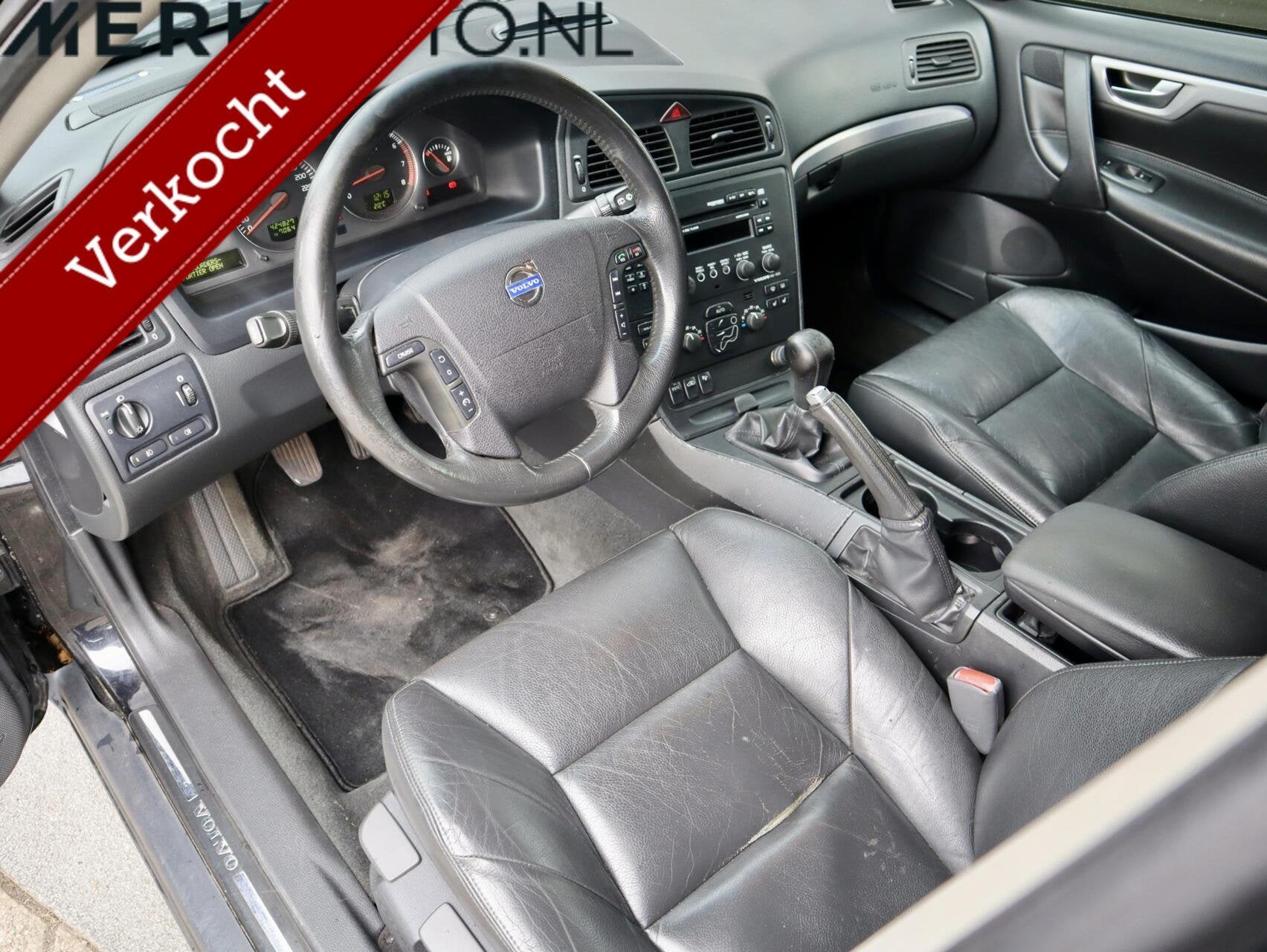 Volvo V70 2.5 T 210pk: Xenon, leder,trekhaak,stoelverwarming, Auto's, Volvo, Voorwielaandrijving, 1556 kg, Zwart, Handgeschakeld