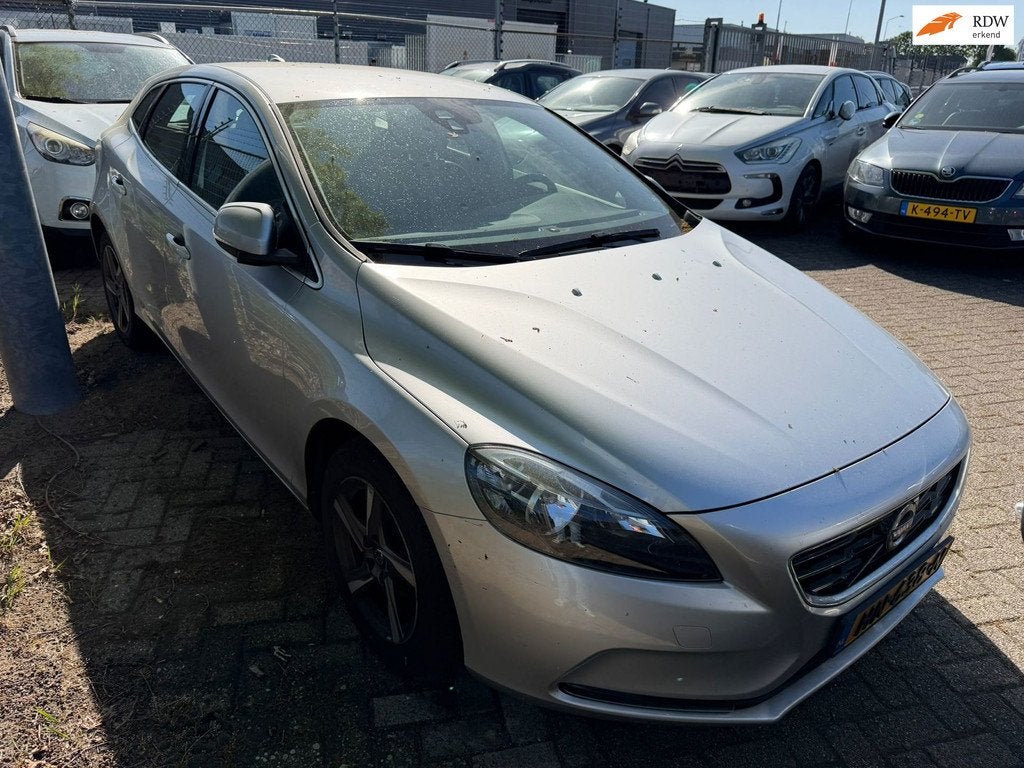Volvo V40 2.0 D2 Summum Business, Auto's, Volvo, Voorwielaandrijving, Automatische klimaatregeling, Gebruikt, Euro 6