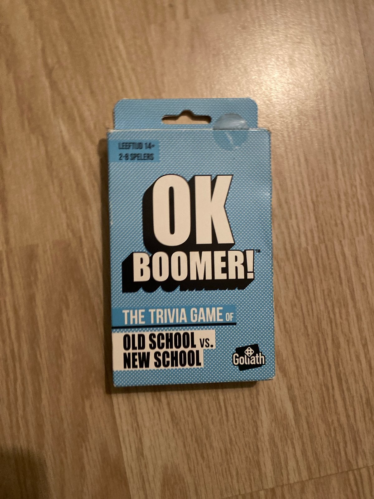 OK Boomer! The Trivia Game of Old School vs. New School, Drie of vier spelers, Ophalen of Verzenden, Zo goed als nieuw
