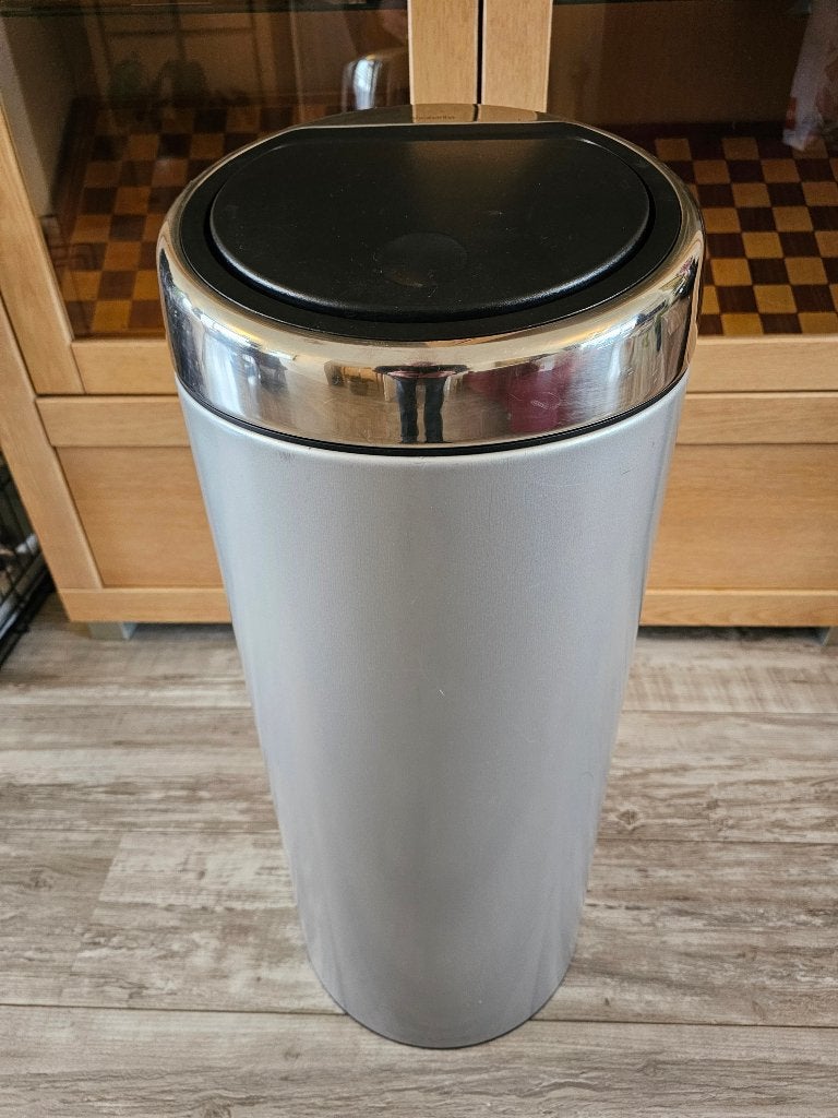 # Brabantia touch bin 30 liter afvalemmer grijs - prullenbak, 20 tot 30 liter, Ophalen, Gebruikt, Overige materialen