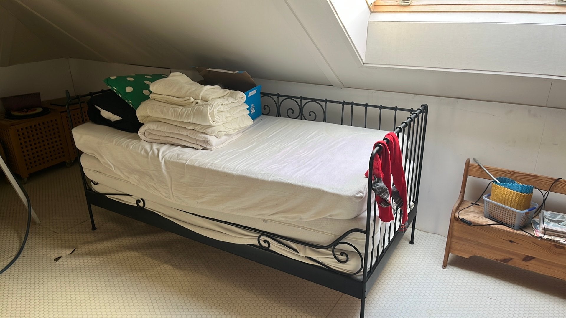 Meisjes kinderbed, Kinderen en Baby's, Kinderkamer | Bedden, Ophalen, Zo goed als nieuw, 180 cm of meer, 85 tot 100 cm