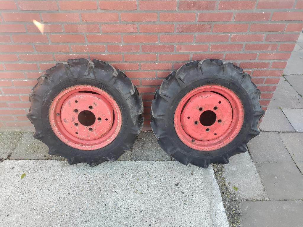 BKT 7 r16 banden met velgen Fendt, Ophalen