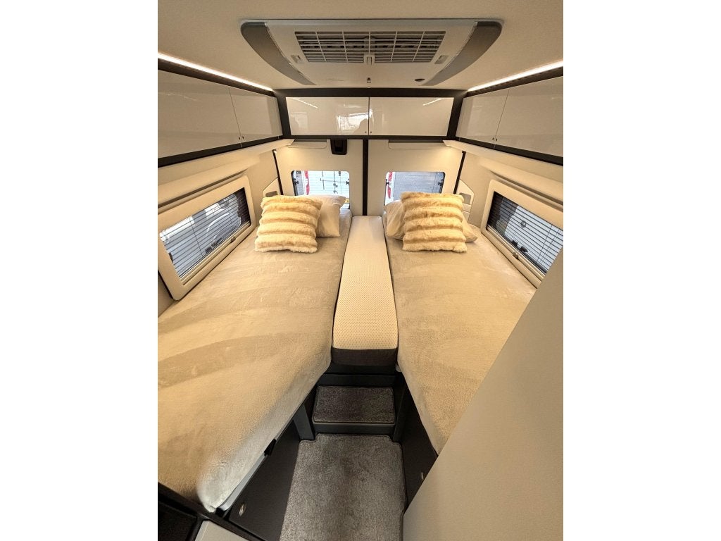 Adria Twin Supreme 640 SLB ENKELEBEDDEN DAKAIRCO LUCHTVERING, Caravans en Kamperen, Koelkast, Ringverwarming, Fiat, Bedrijf