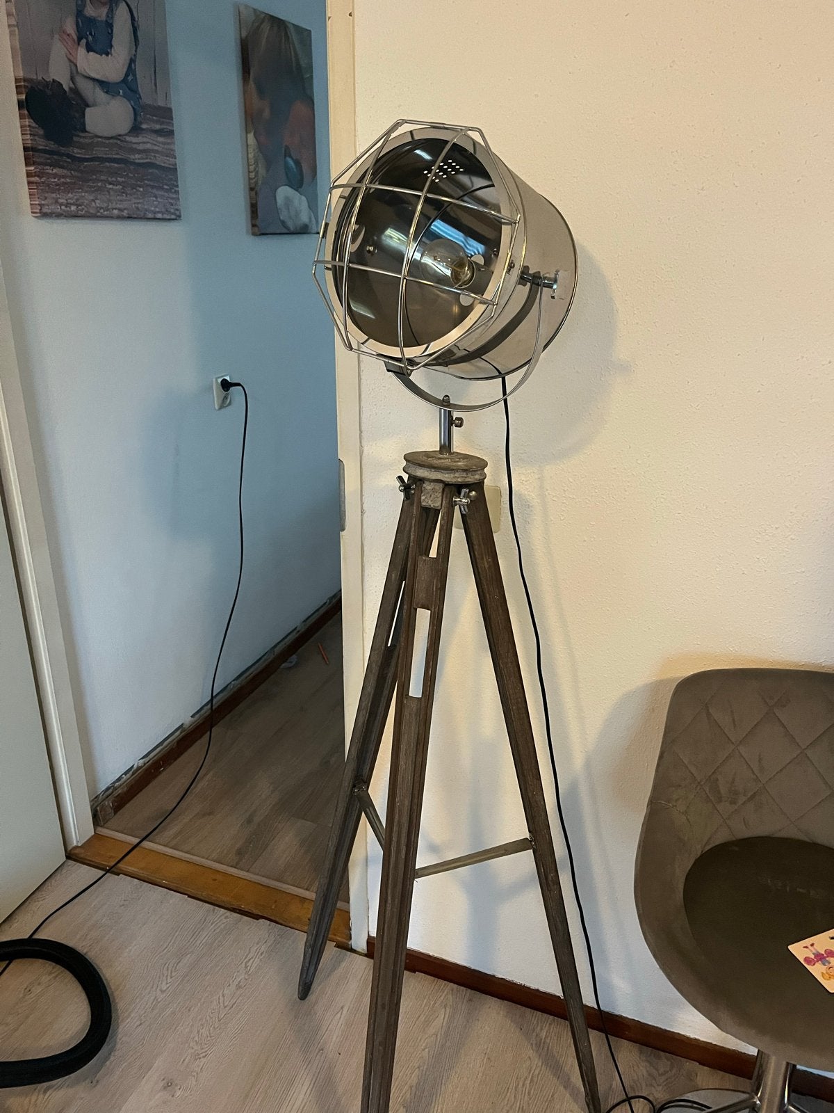 Stoere Vloerlamp Studio Spot op Houten Statief, Ophalen, Gebruikt, E27 (groot), 150 tot 200 cm