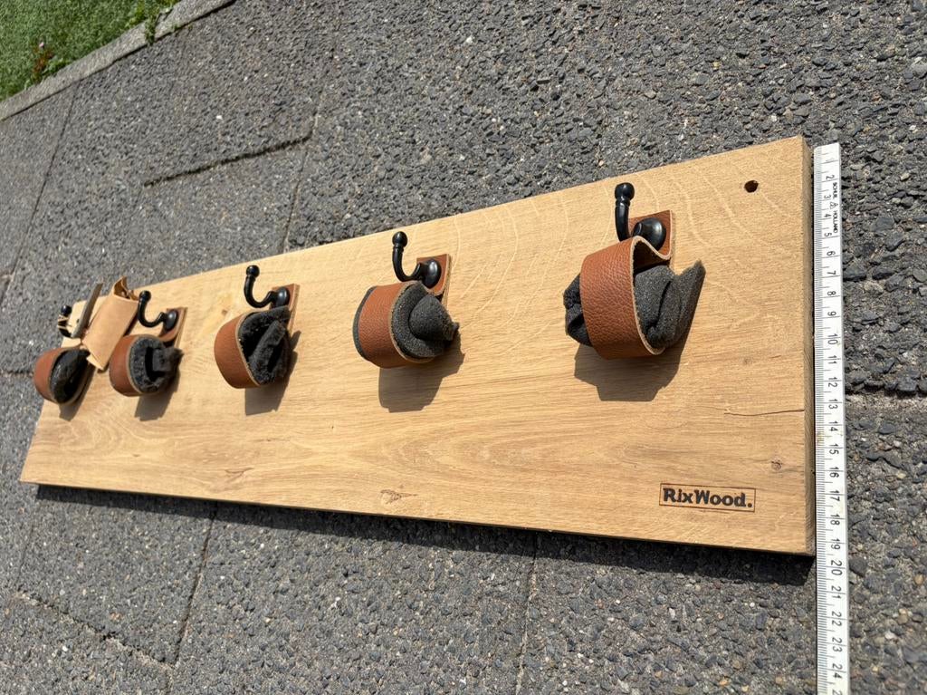 Stoere eiken kapstok met stalen haken en leren lussen Nieuw, Wandkapstok, Ophalen of Verzenden, Zo goed als nieuw, Minder dan 100 cm