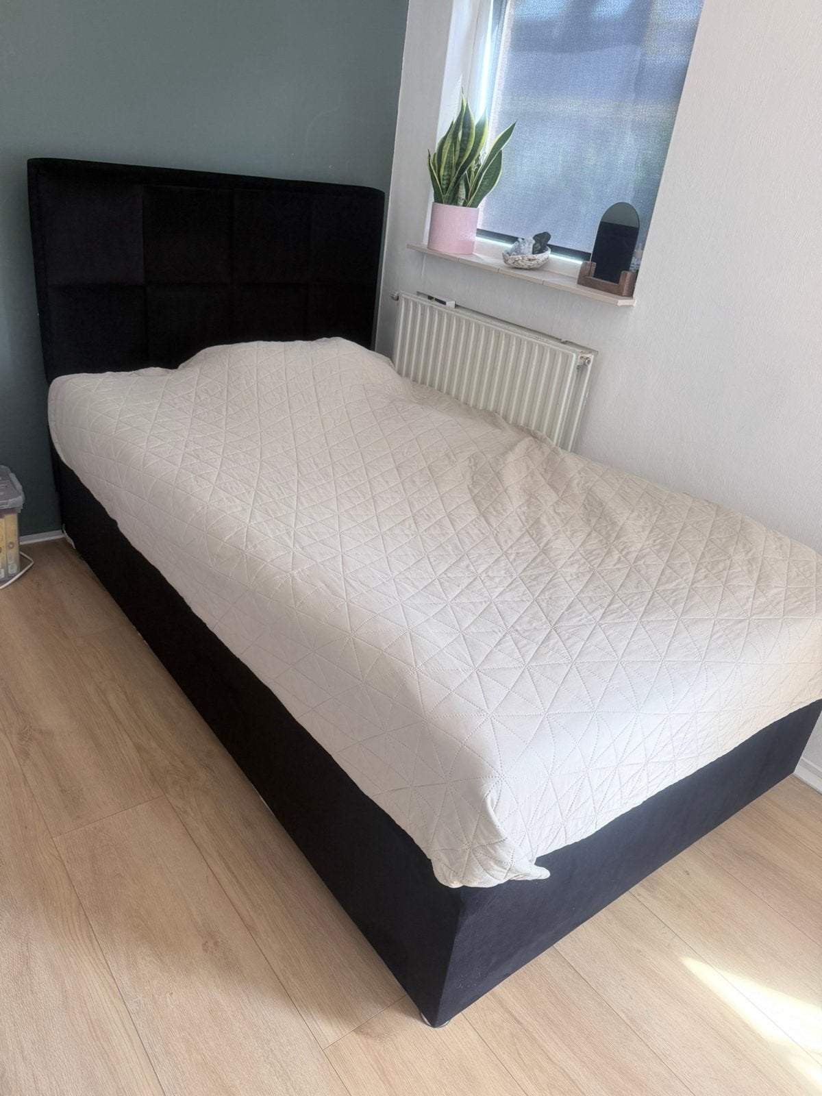 Nette Bed / opbergbed zwart fluweel 120 cm, Ophalen, Zo goed als nieuw, Twijfelaar, 120 cm