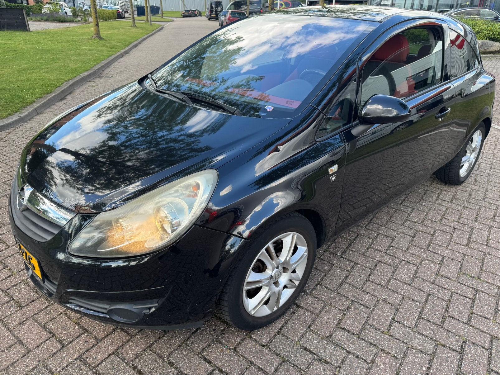 Opel Corsa 1.4 16V LPG 3D Zwart rijdt op gas GOEDKOOP!!, 4 cilinders, Zwart, Handgeschakeld, 1364 cc
