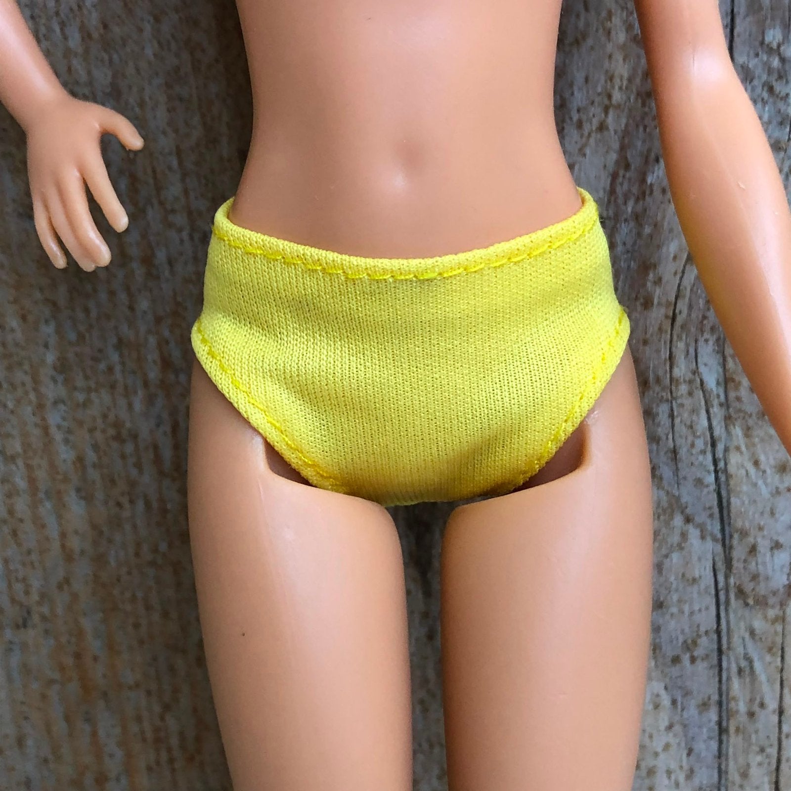 Geel bikini of onderbroek voor Barbie, Ophalen of Verzenden, Zo goed als nieuw, Barbie