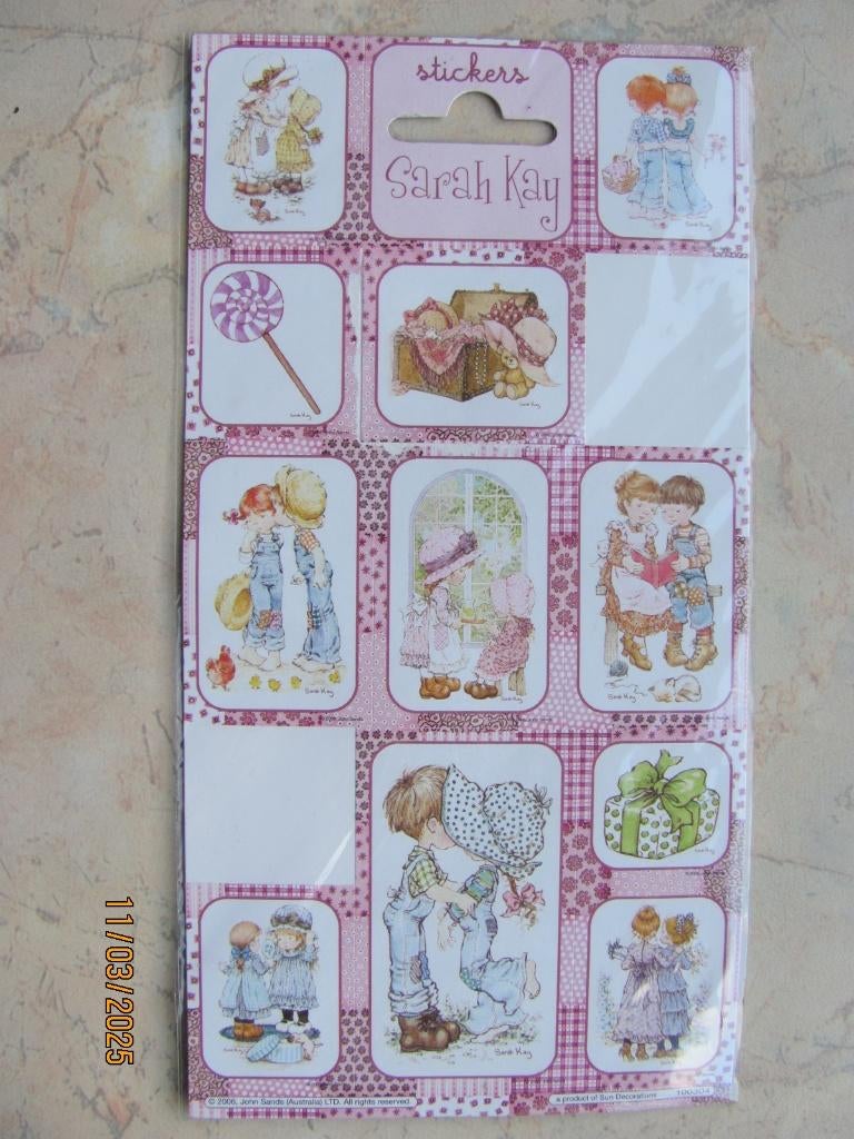 NIEUWSTAAT vel zoete HOLLY HOBBIE Sarah Kay STICKERS 11delig, Hobby en Vrije tijd, Ophalen of Verzenden, Zo goed als nieuw, Meerdere stickers