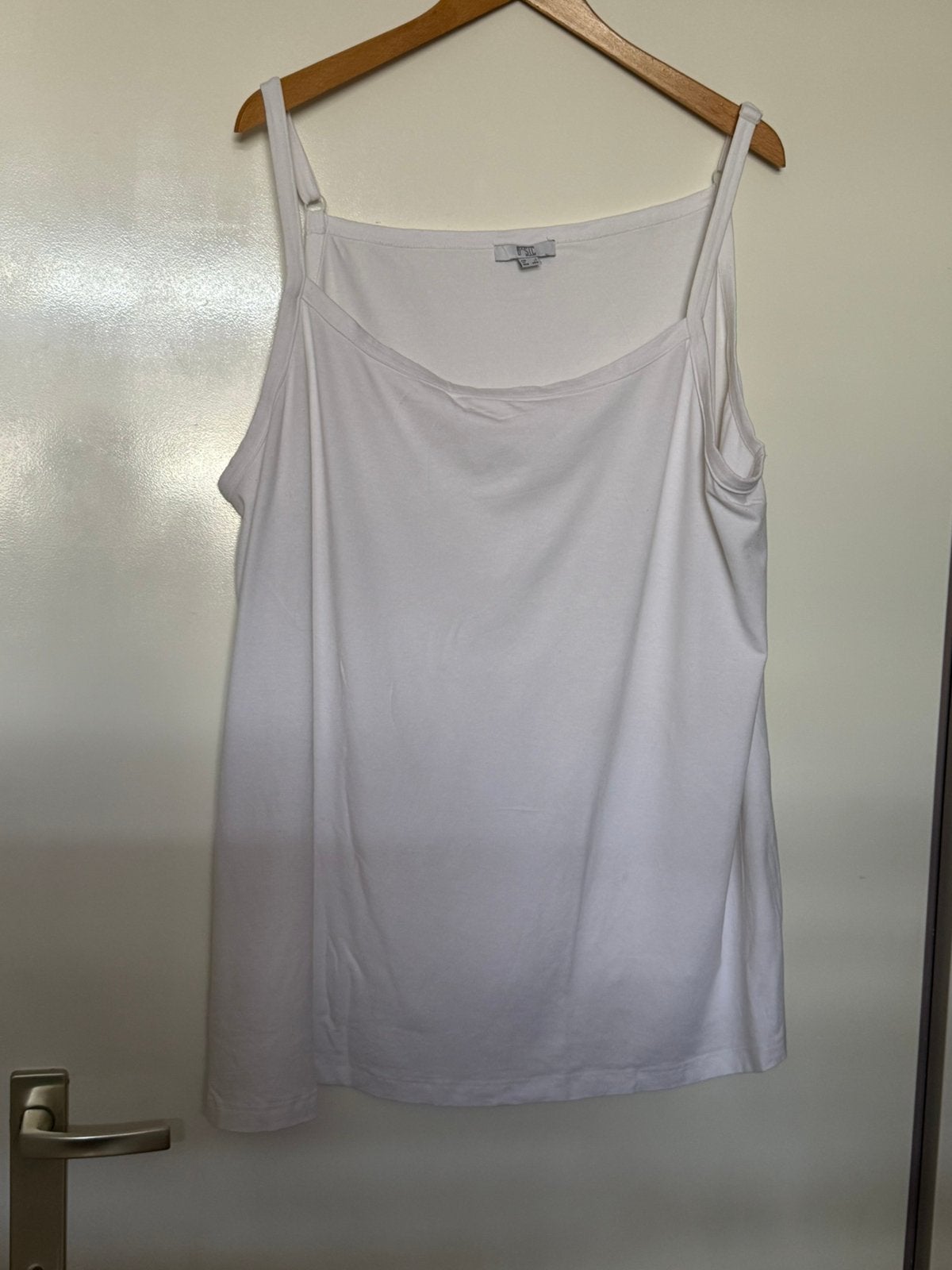 Witte top van basic Yesta maat 3, Wit, Maat 46/48 (XL) of groter, Ophalen of Verzenden, Zo goed als nieuw