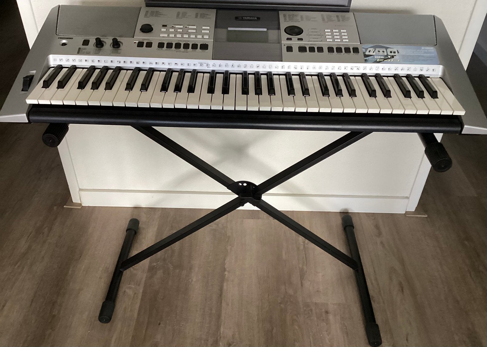 YAMAHA PSR-E413 Digital Keyboard in NIEUWSTAAT, Muziek en Instrumenten, Ophalen, 61 toetsen, Yamaha, Zo goed als nieuw