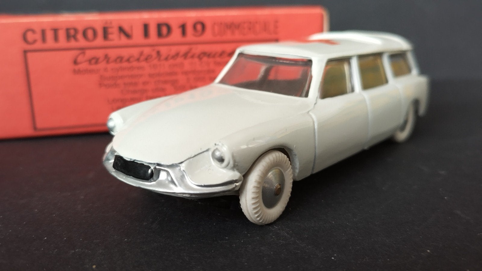 Citroen id Break Ambulance 1:43 Quirala France Pol, Overige merken, Auto, Verzenden, M