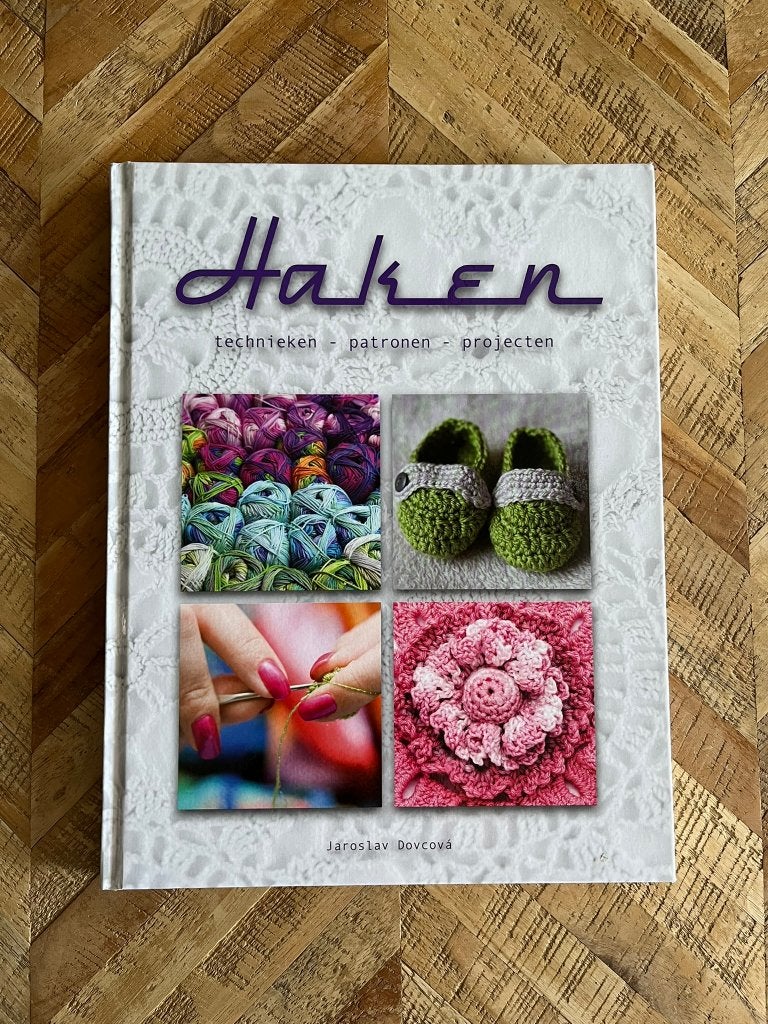 Boek Haken technieken patronen projecten, Ophalen of Verzenden, Zo goed als nieuw, Haken, Patroon of Boek