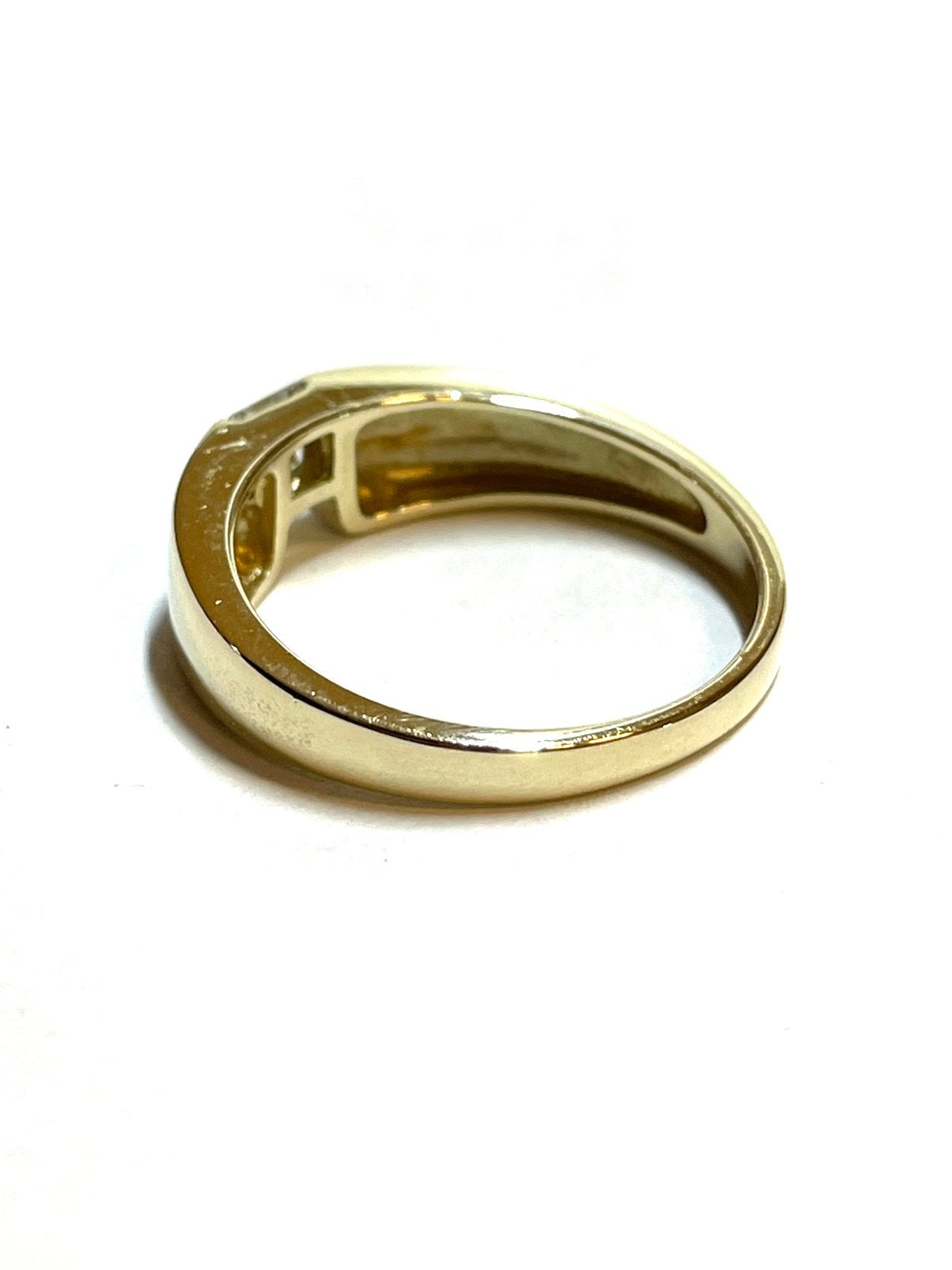 8k gouden ring met zirkonia, -, -, Ophalen of Verzenden, Zo goed als nieuw