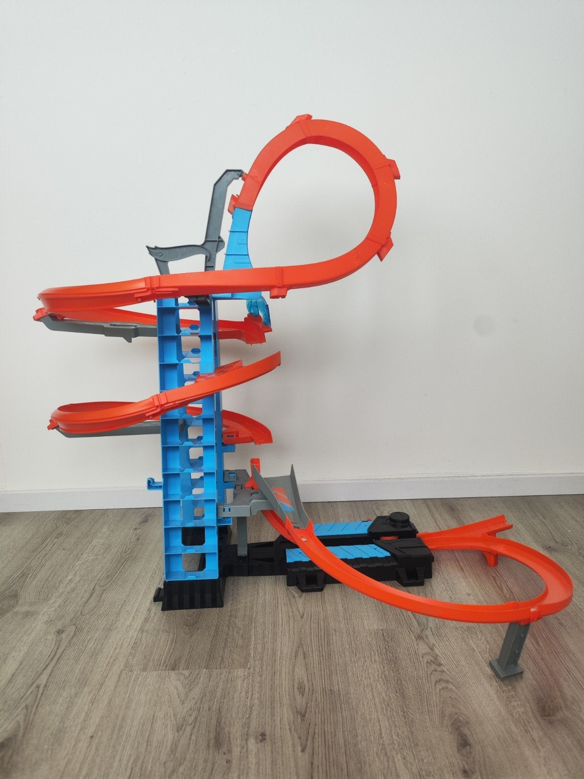 Hot Wheels Racebaan en Stunt Garage Set - Zo goed als nieuw, Ophalen, Zo goed als nieuw, Handmatig, Hot Wheels
