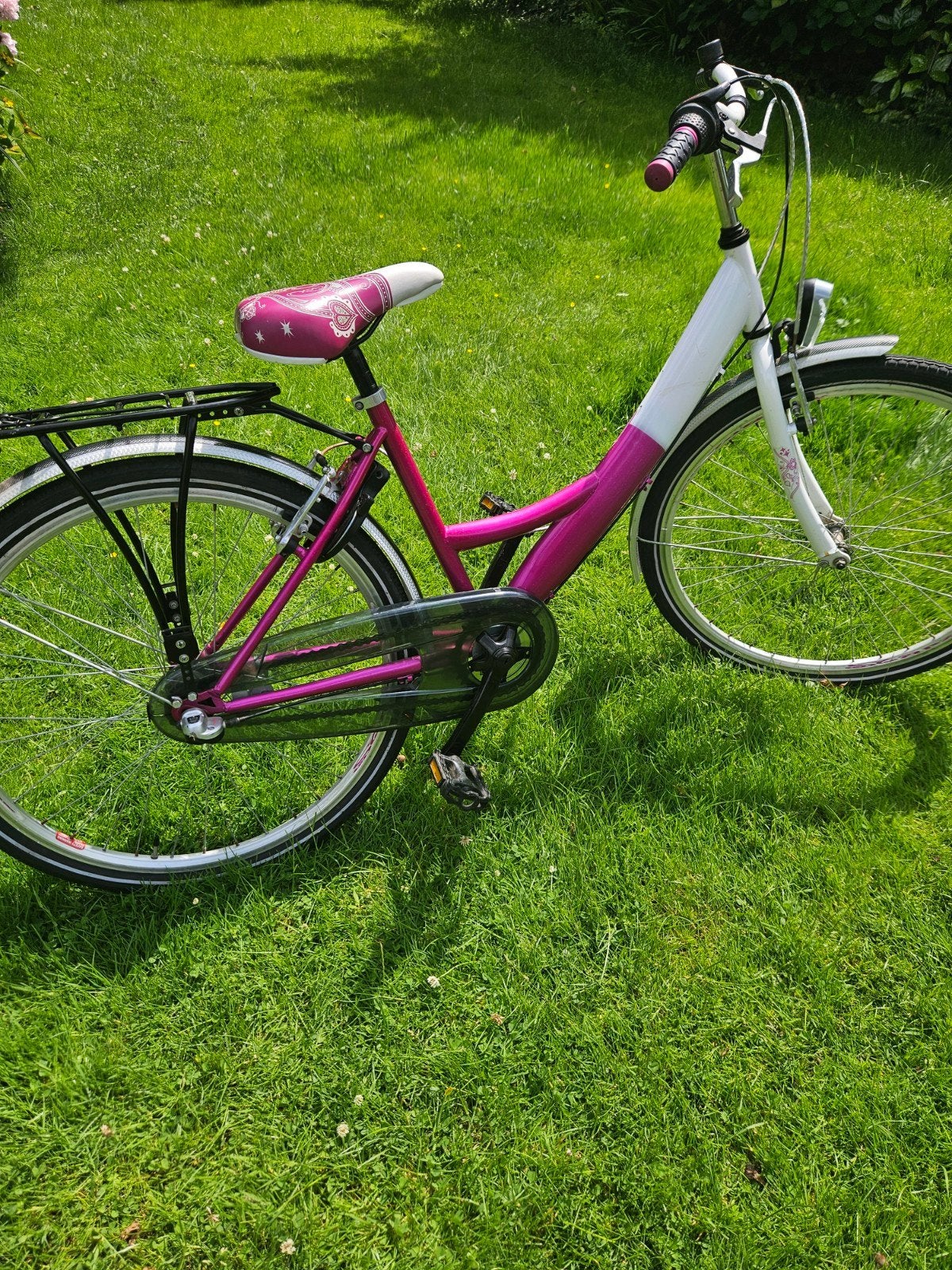 Roze/witte meisjesfiets - Zo goed als nieuw, Terugtraprem, Versnellingen, Zo goed als nieuw, Frizzle