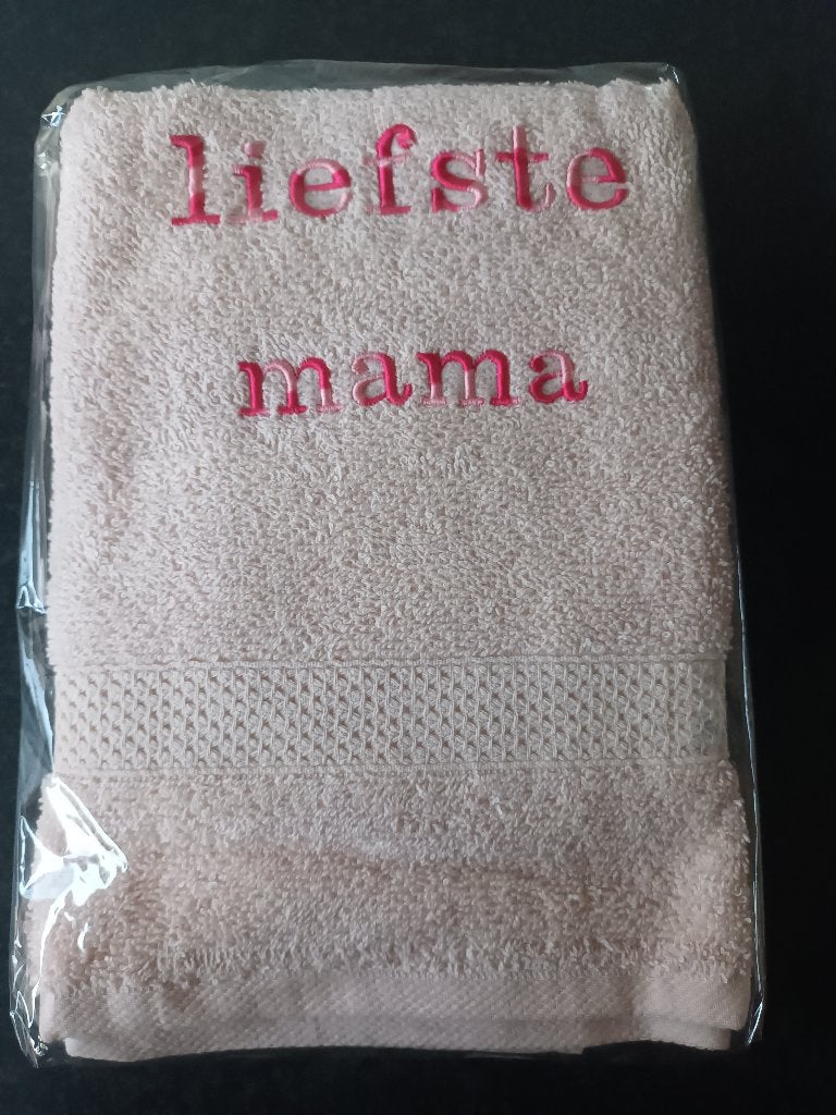 Nieuw geborduurde licht roze handdoek liefste mama roze, Ophalen of Verzenden, Nieuw, Roze, Handdoek