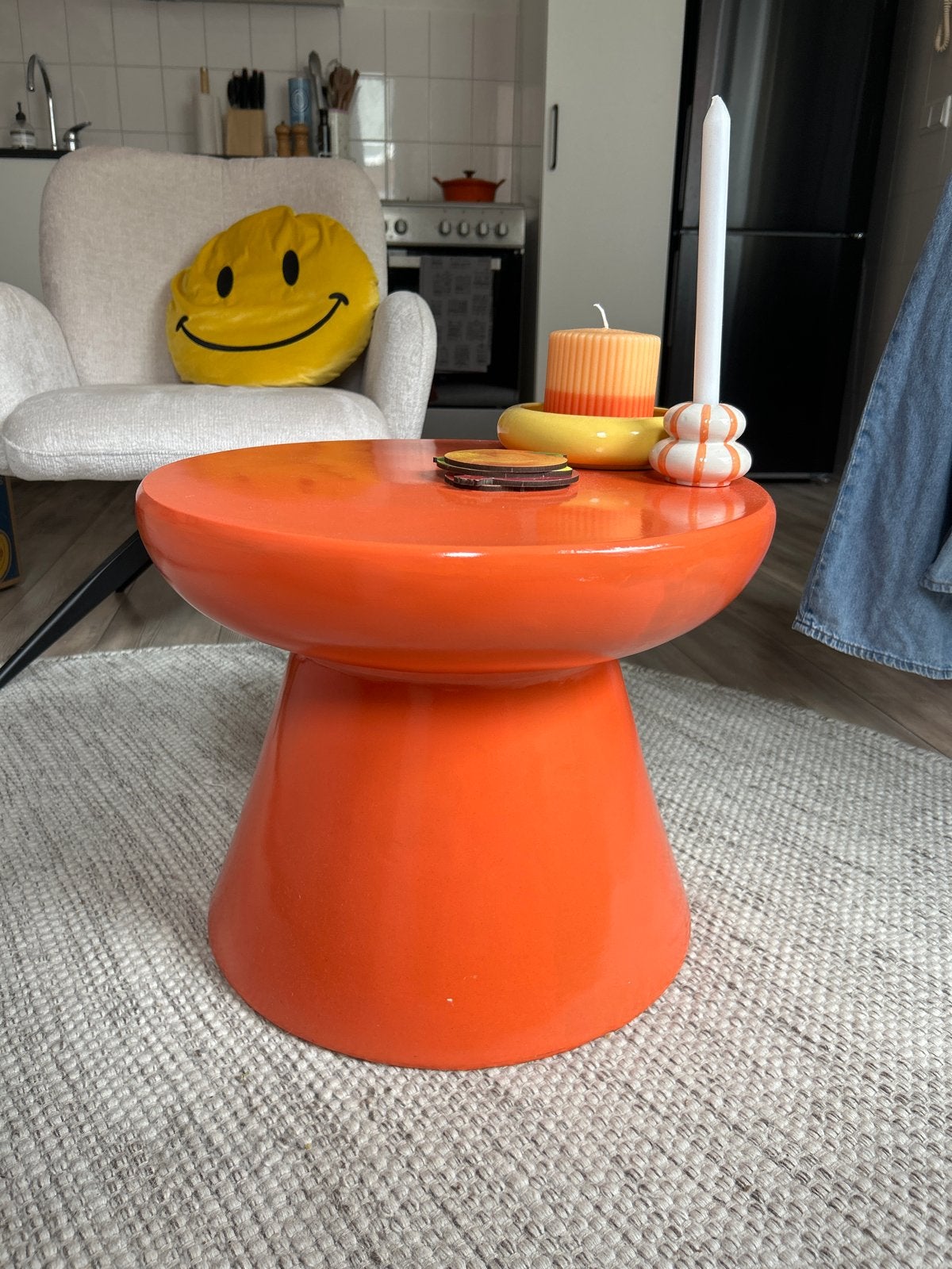 Xenos bijzettafel oranje, 40 cm hoog, diameter 50 cm, Ophalen, Minder dan 45 cm, Gebruikt, Metaal of Aluminium