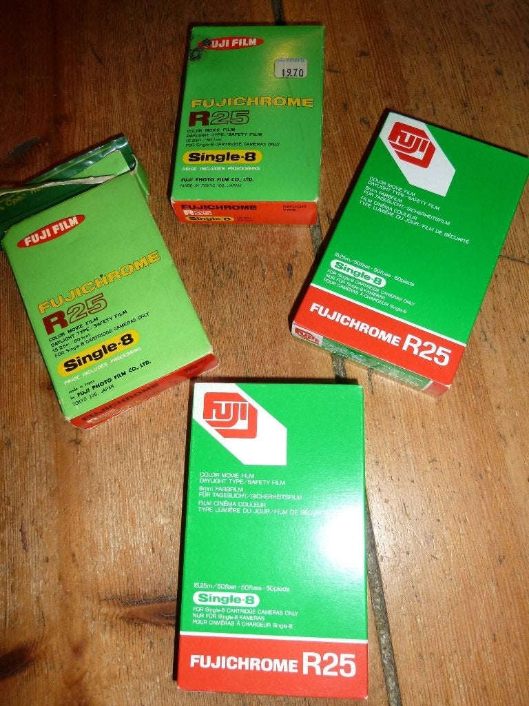 8mm film Fuji R25 + R200 onbelichte film voor single8, Audio, Tv en Foto, Ophalen of Verzenden, 8mm film