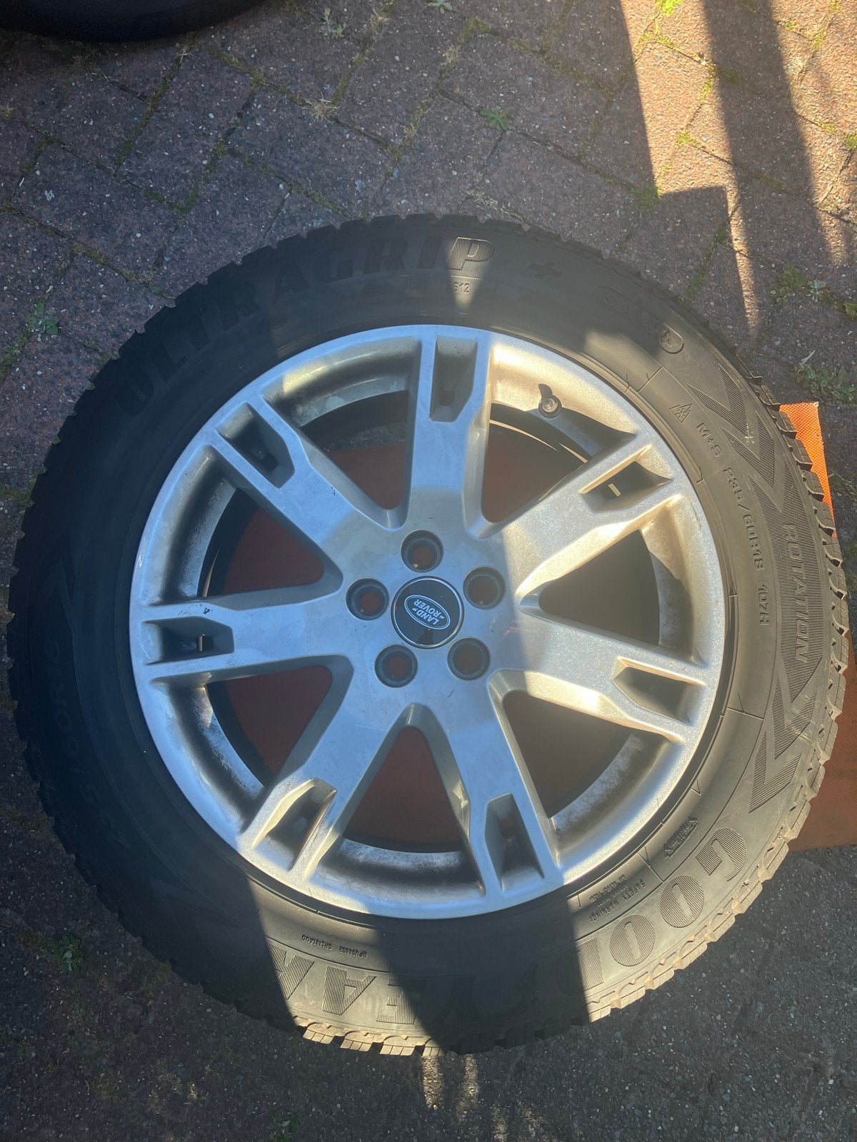 Land Rover velgen met winterbanden erop  235/60R18, Auto-onderdelen, Banden en Velgen, Ophalen, 18 inch, Gebruikt, Banden en Velgen