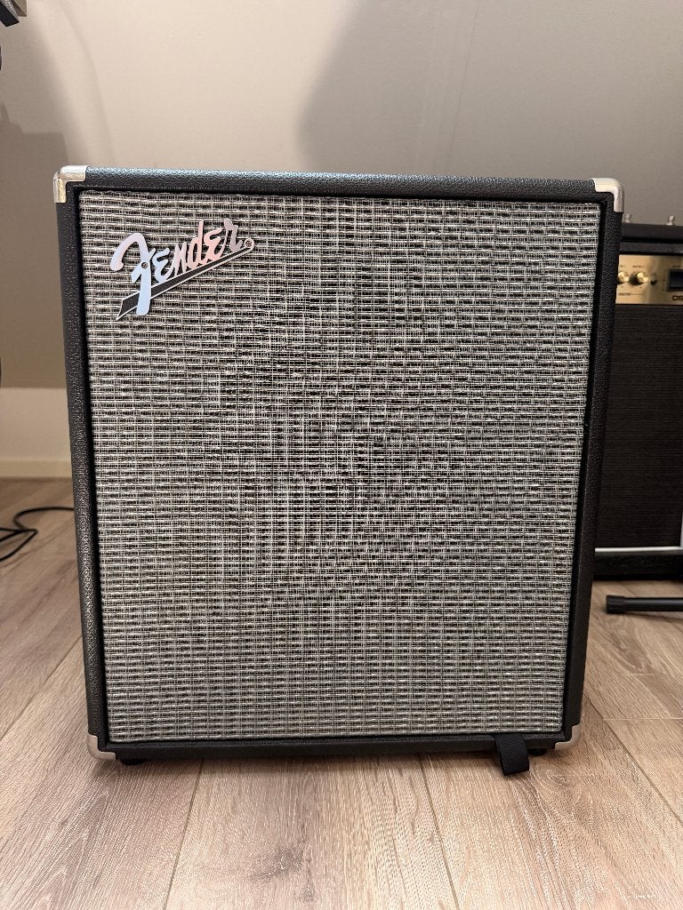 Fender Rumble 100 V3, Muziek en Instrumenten, Versterkers | Bas en Gitaar, Ophalen, Zo goed als nieuw, Basgitaar, 100 watt of meer