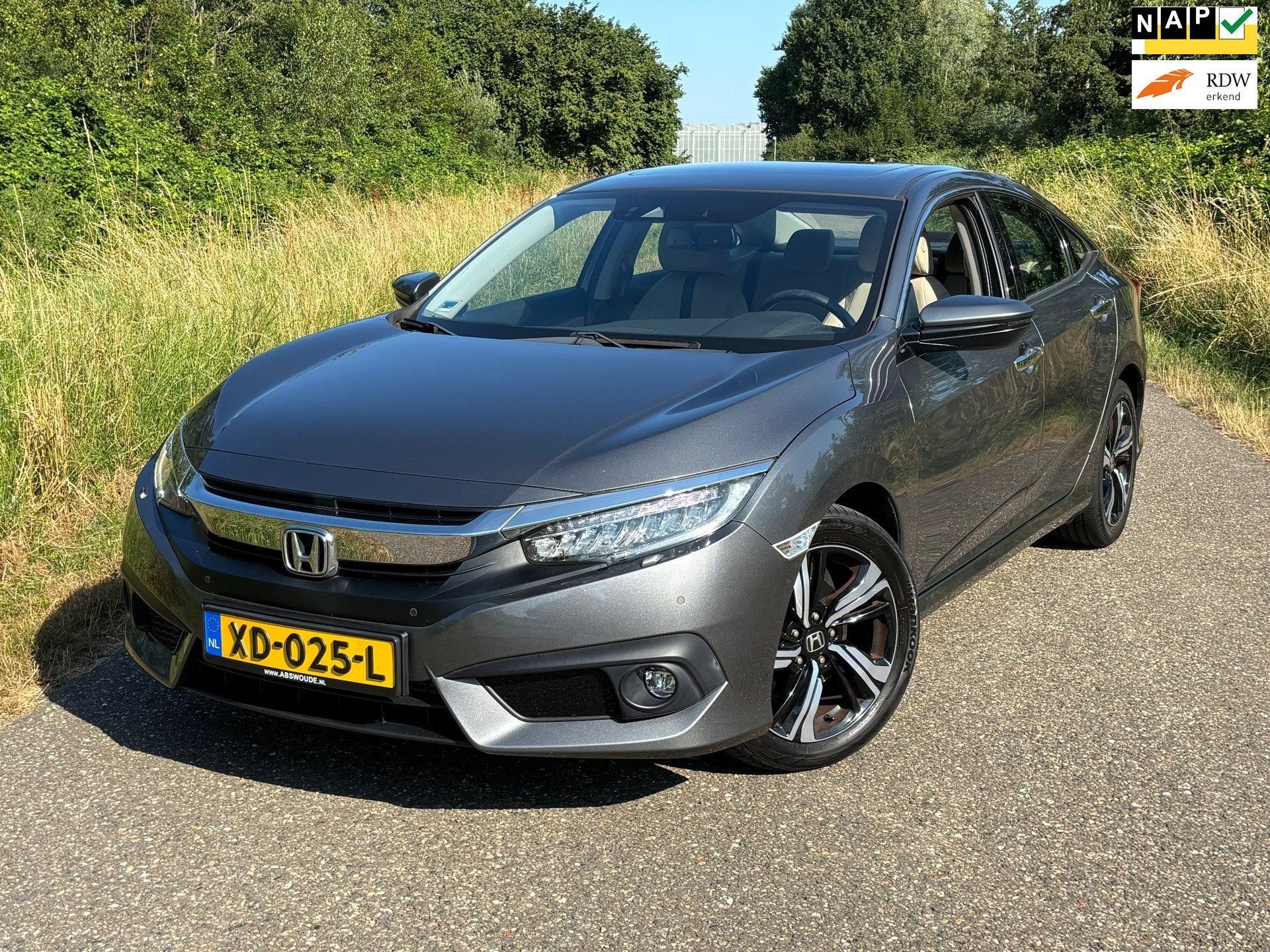 Honda Civic 1.5 i-VTEC Executive Aut/Leder/Camera/Schuifdak, Auto's, Honda, 4 cilinders, Bedrijf, Adaptive Cruise Control, Sedan