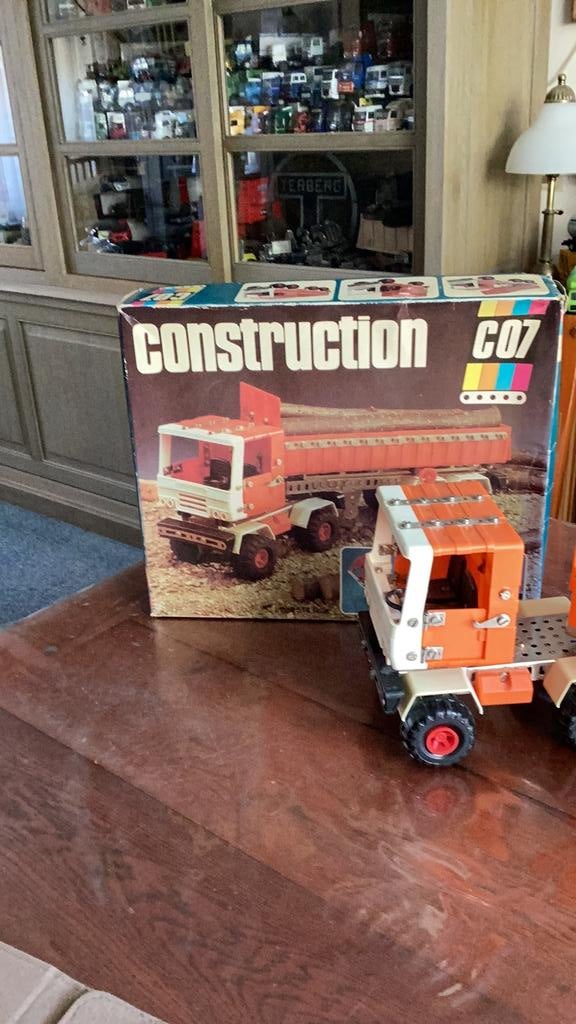 Construction vrachtwagen Veb speelwaren  vanaf 8 jaar, Antiek en Kunst, Antiek | Speelgoed, Ophalen of Verzenden