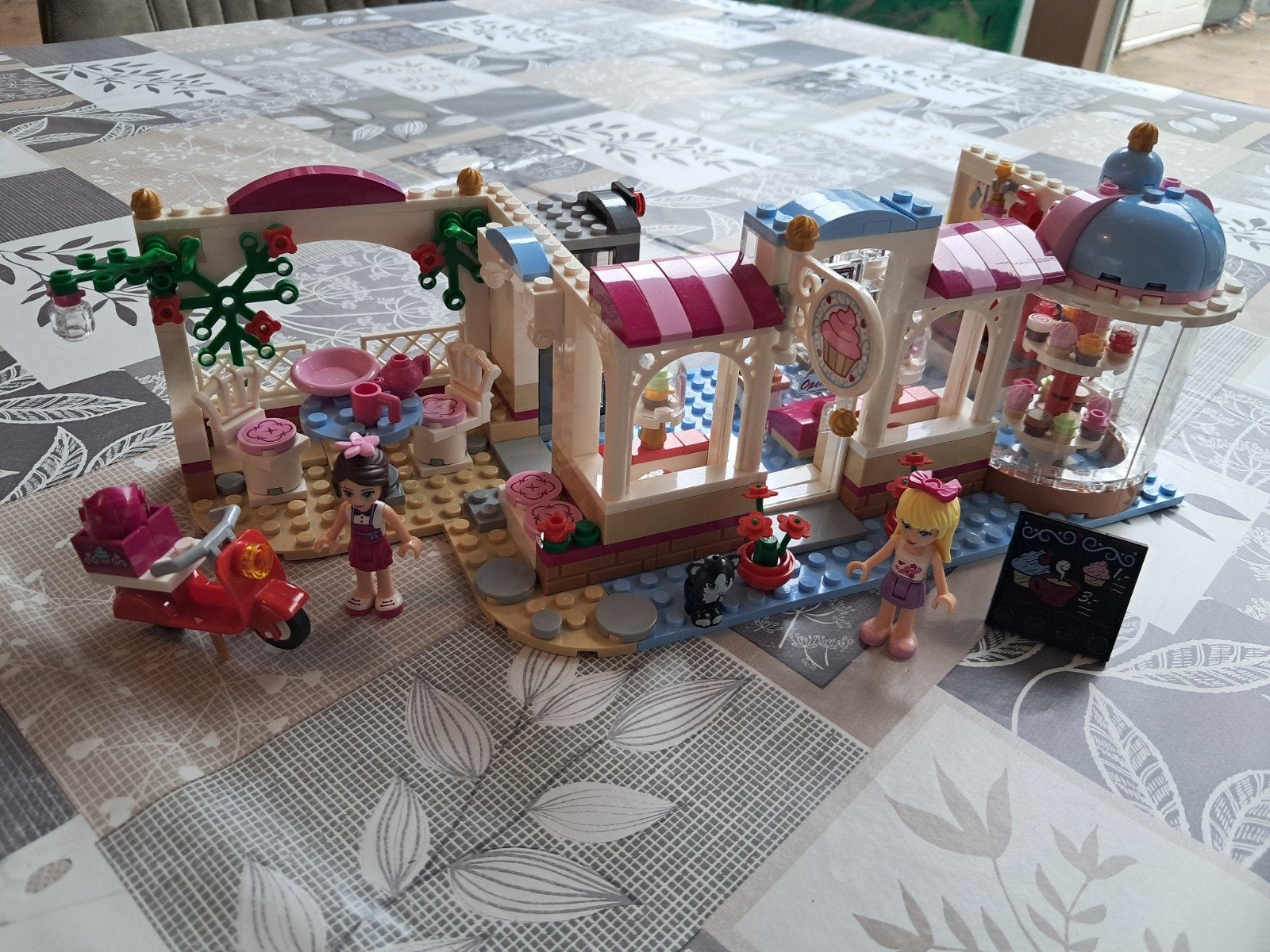 LEGO Friends 41119 Heartlake Cupcake Café met handleidingen, Ophalen of Verzenden, Zo goed als nieuw