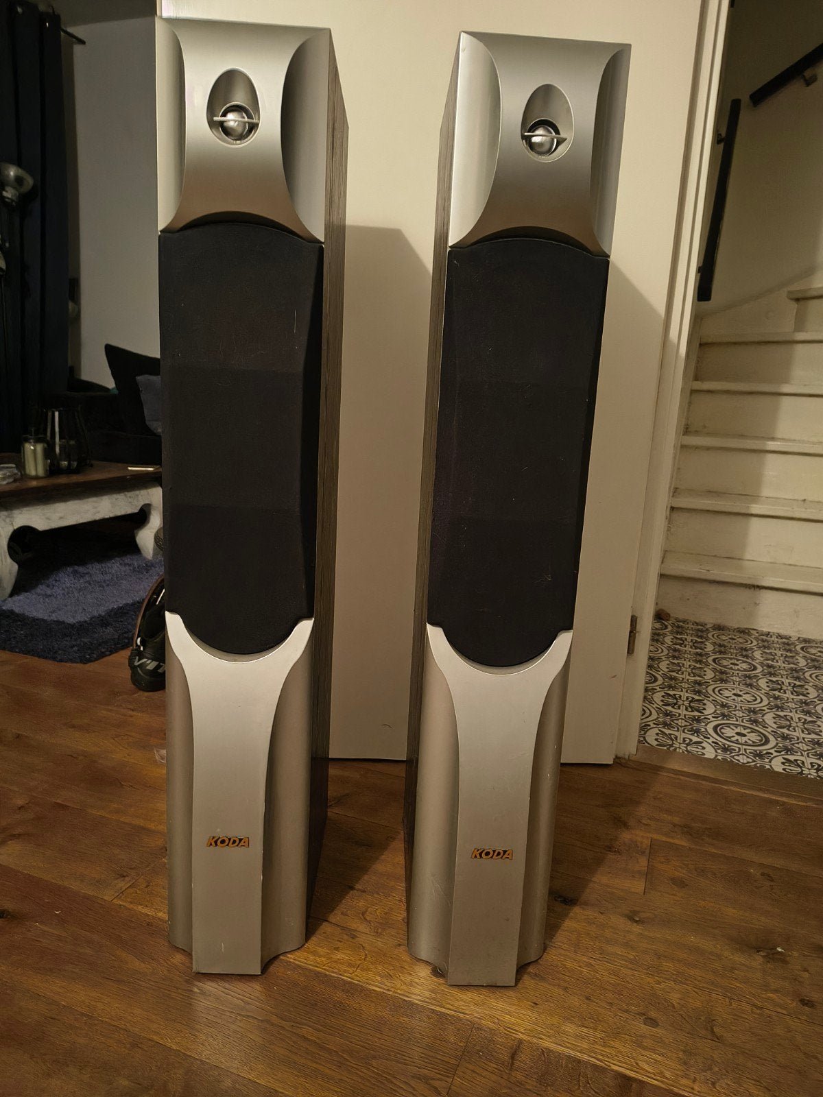 KODA zuil/ vloer speakers, 2 x 140w, Audio, Tv en Foto, Luidsprekers, Zo goed als nieuw, 120 watt of meer, Front, Rear of Stereo speakers