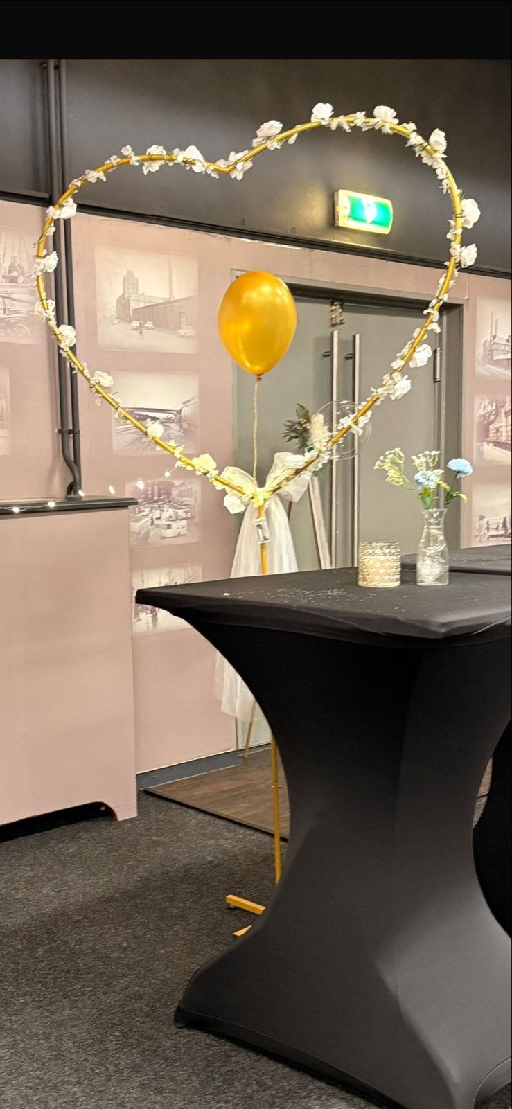 Gouden hart en bord decoratie bruiloft/feest (2 stuks), Ophalen, Zo goed als nieuw, Versiering, Geboorte of Huwelijk