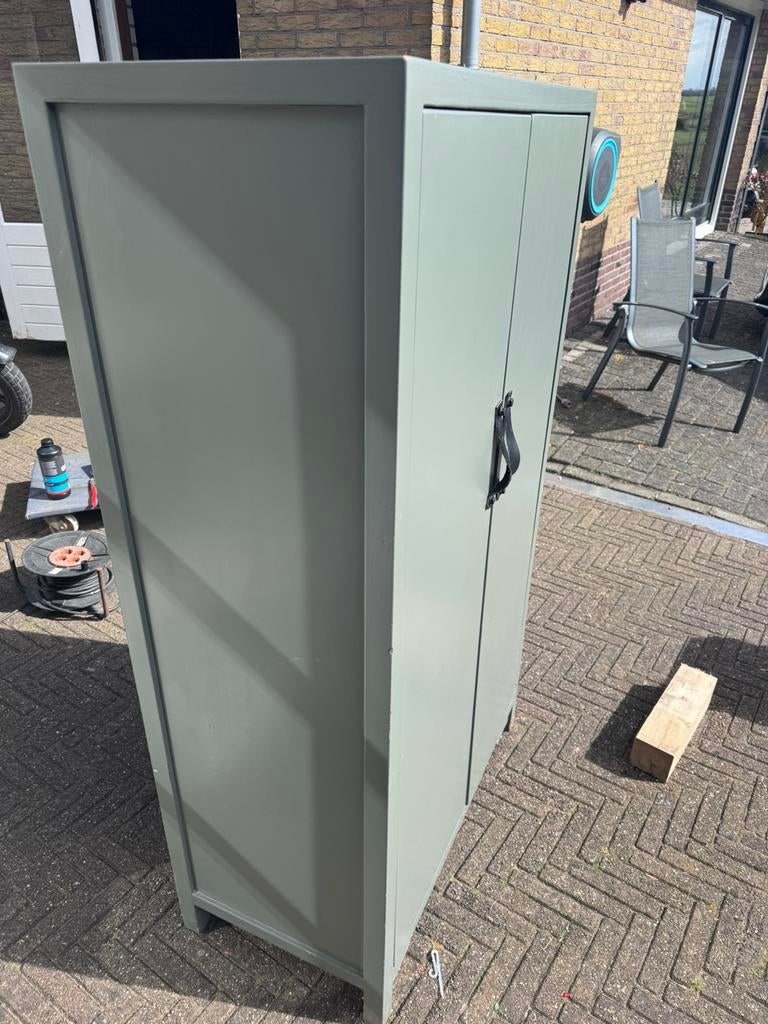 Chinese kast, Ophalen