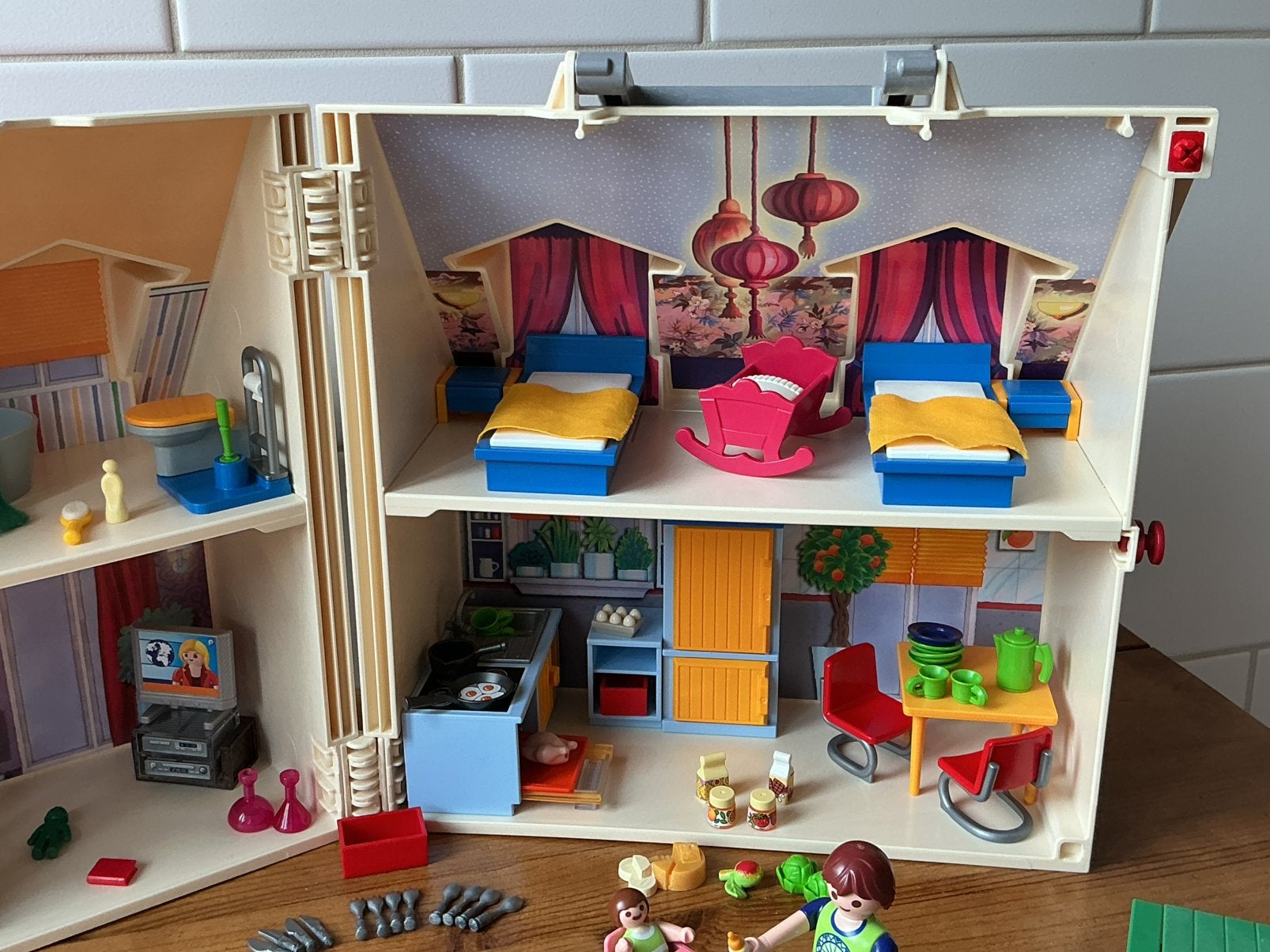 Foto 15 van PLAYMOBIL UITGEBREID MEENEEM POPPENHUIS 🛝🪁 SUPERSET !!