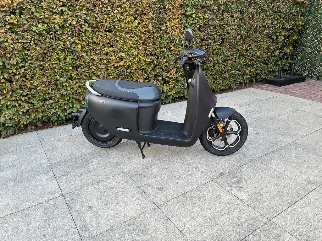 Foto 13 van LA Souris  S1 Scooter BJ 2025 zonderAccu Loop of Sloop€550