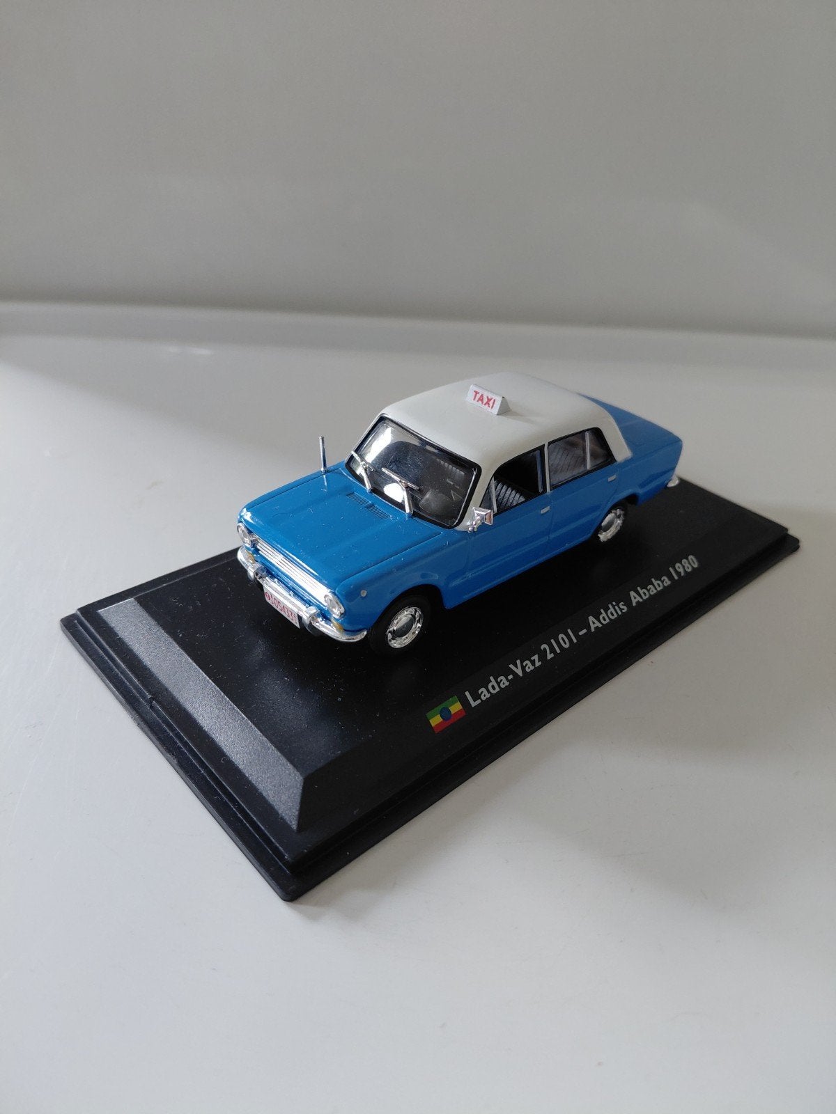 Lada 2101 1980 schaal 1/43, Hobby en Vrije tijd, Ophalen of Verzenden, Zo goed als nieuw, Auto, Overige merken