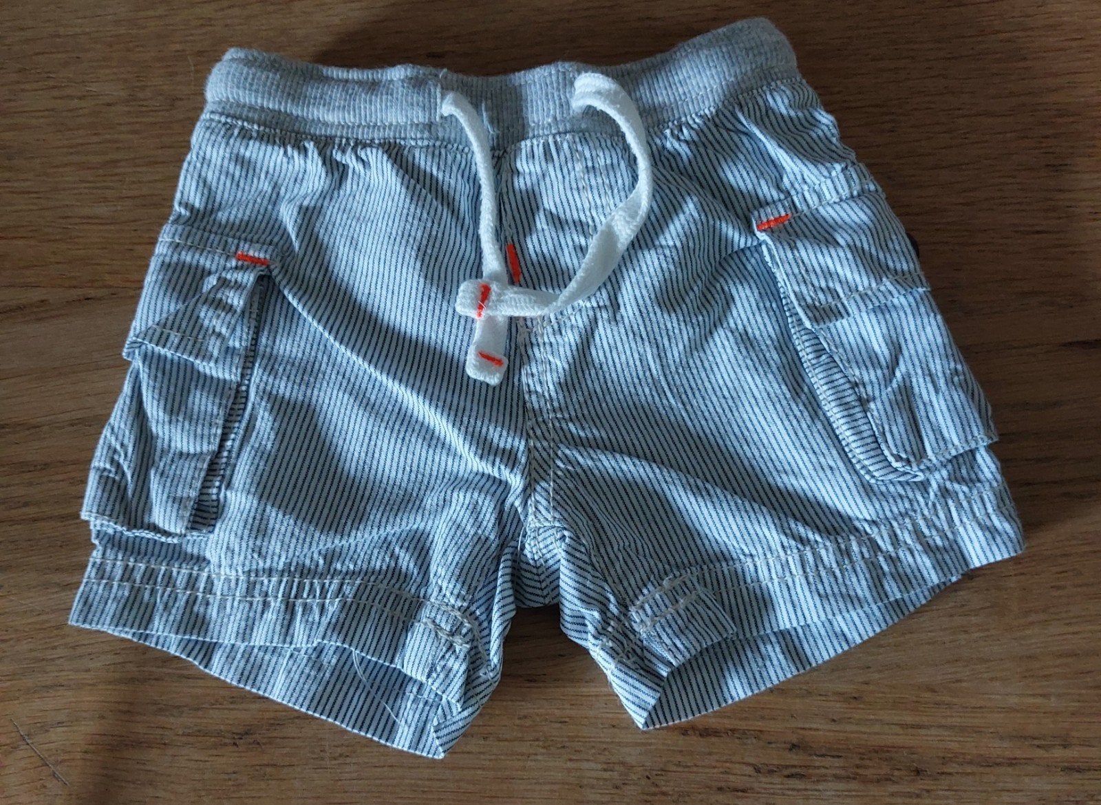 Hema gestreepte korte broek maat 62, Kinderen en Baby's, Babykleding | Maat 62, Ophalen, Broekje, Zo goed als nieuw, Hema