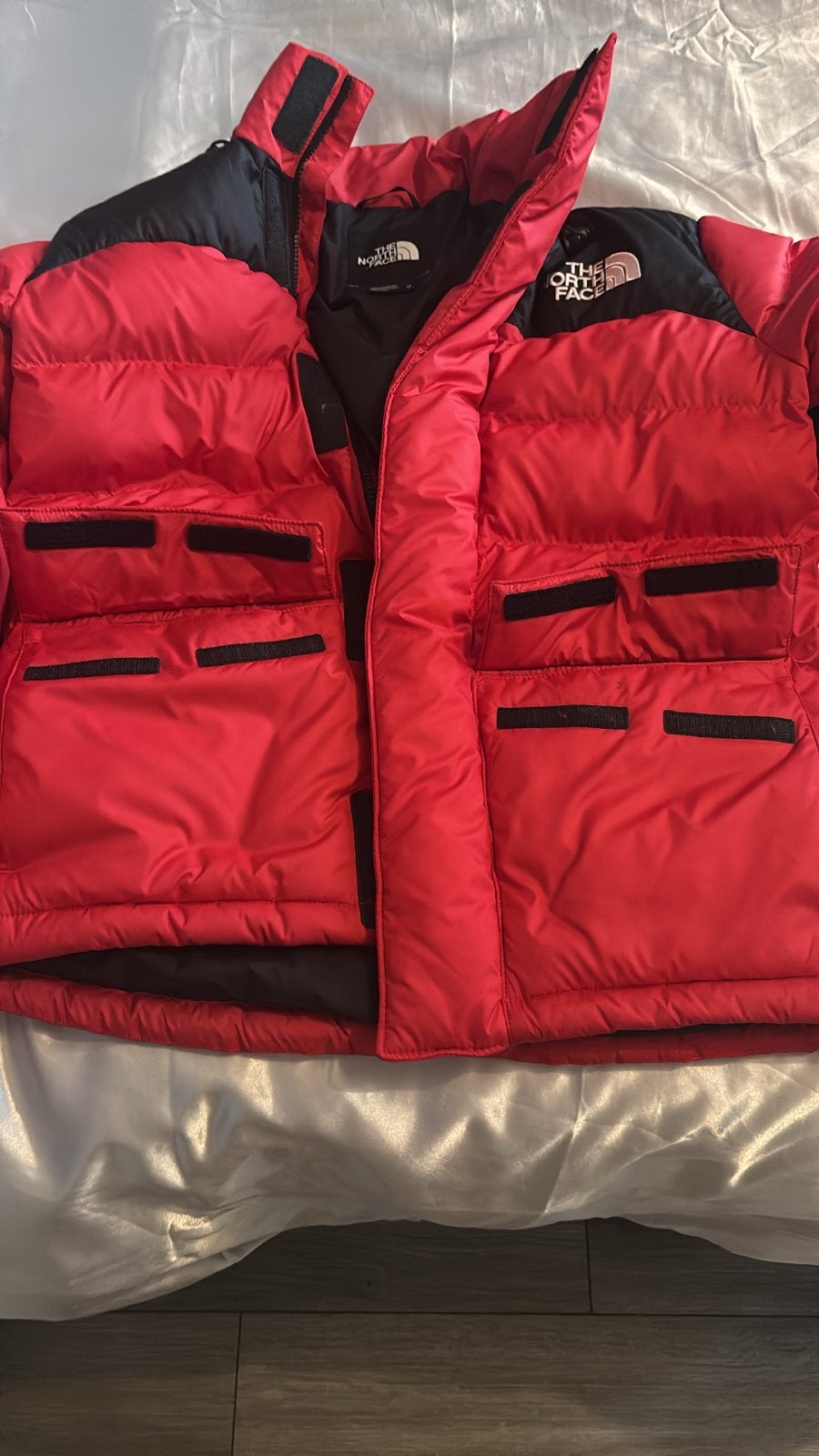 The North Face Puffer Jas Rood Zwart Maat XS, Ophalen, Zo goed als nieuw, Rood, Maat 46 (S) of kleiner