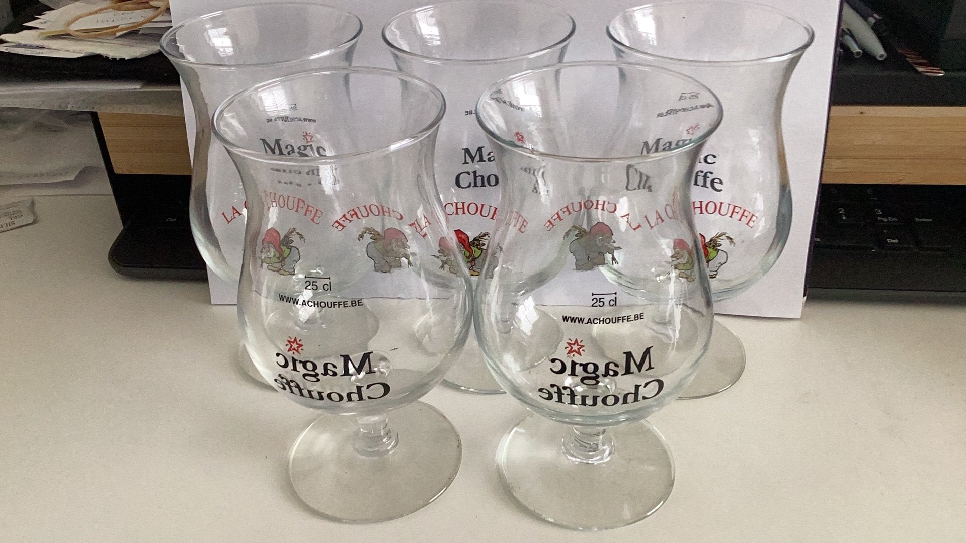 Set van 5 Magic Chouffe Bierglazen zwarte uitvoering, Ophalen of Verzenden, Zo goed als nieuw, Glas of Glazen, Duvel