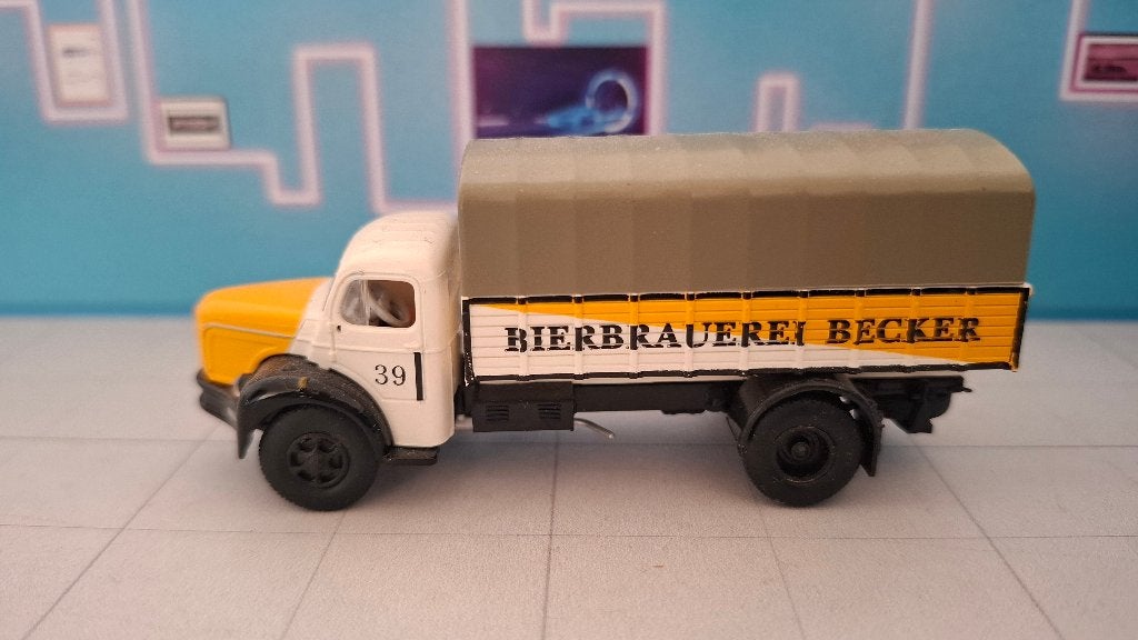 Brekina 1:87 Berliet GLR 8 huif bakwagen Bierbrauerei Becker, Hobby en Vrije tijd, Ophalen of Verzenden, Gebruikt, Bus of Vrachtwagen