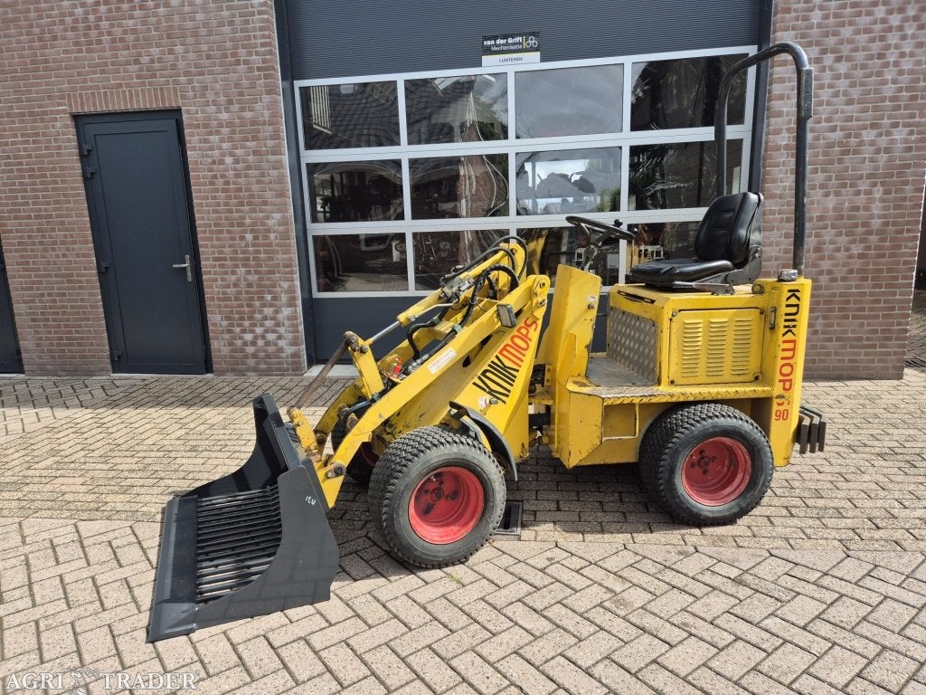 Knikmops 90/  bj 2000/  shovel, Zakelijke goederen, -, Niet opgegeven, Ophalen of Verzenden, Niet opgegeven