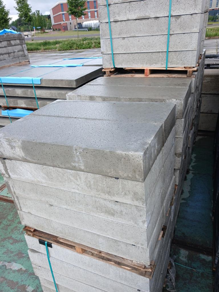 Oud - Hollandse Traptreden Grijs   100 x 37 x 15 cm -, Gebruikt, Ophalen of Verzenden, 10 m² of meer, Beton