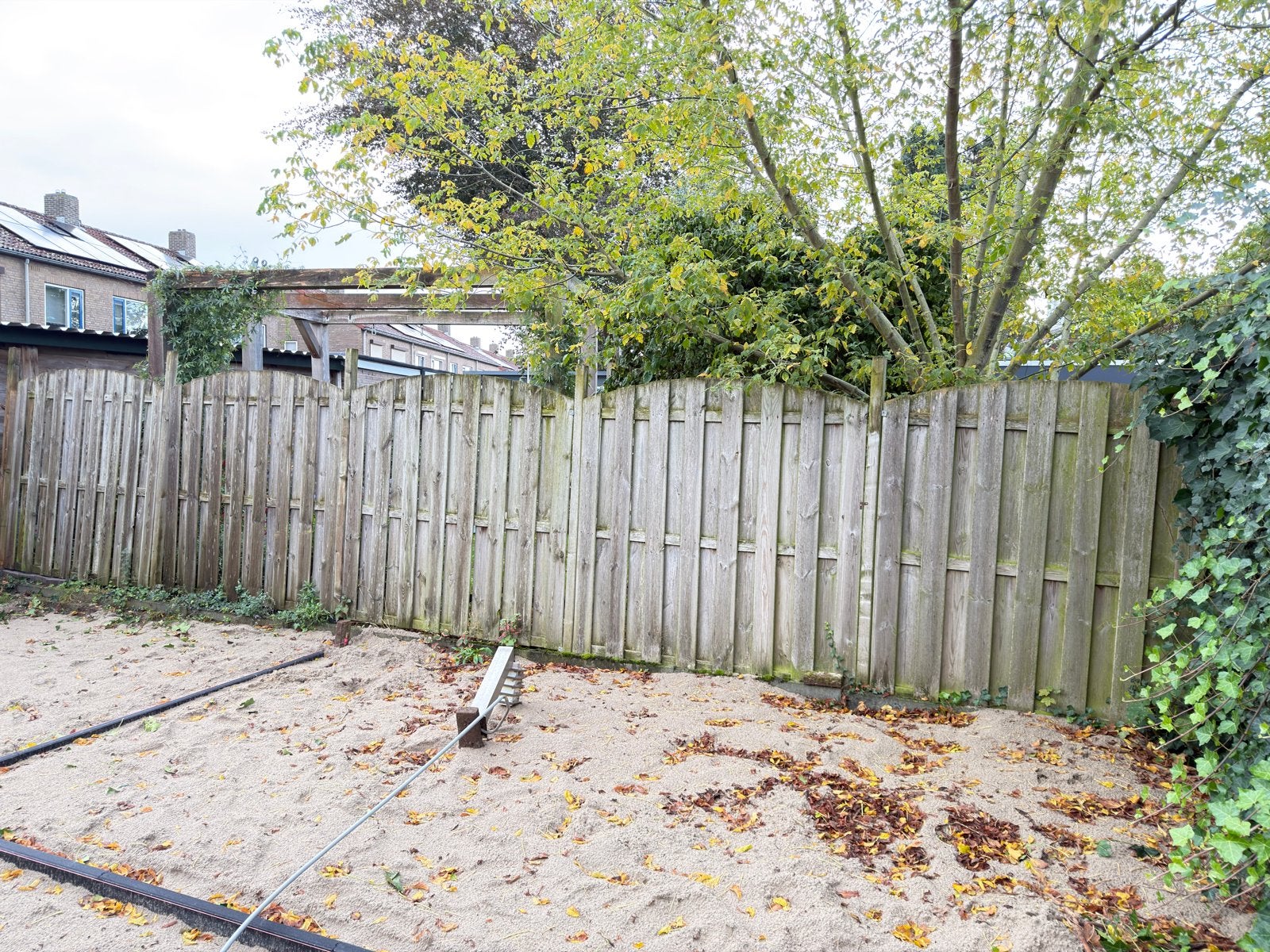 Grenen schutting 9 meter 5 schuttingdelen met palen, Tuin en Terras, 1 tot 2 meter, 6 meter of meer, Ophalen of Verzenden, Zo goed als nieuw