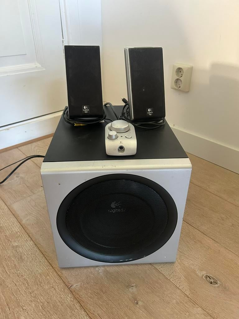 Logitech z2300 super bass, Ophalen of Verzenden, Zo goed als nieuw