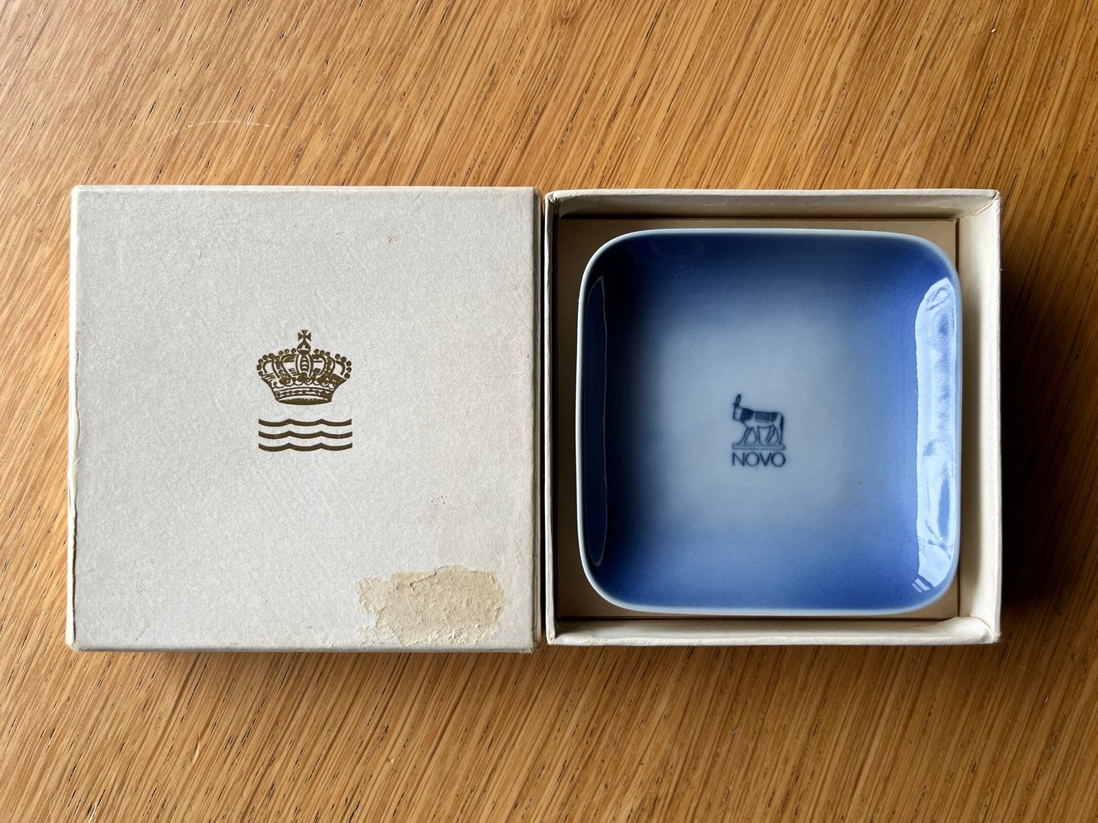 Royal Copenhagen schaaltje Novo Denemarken 8,5x8,5 cm, Ophalen of Verzenden