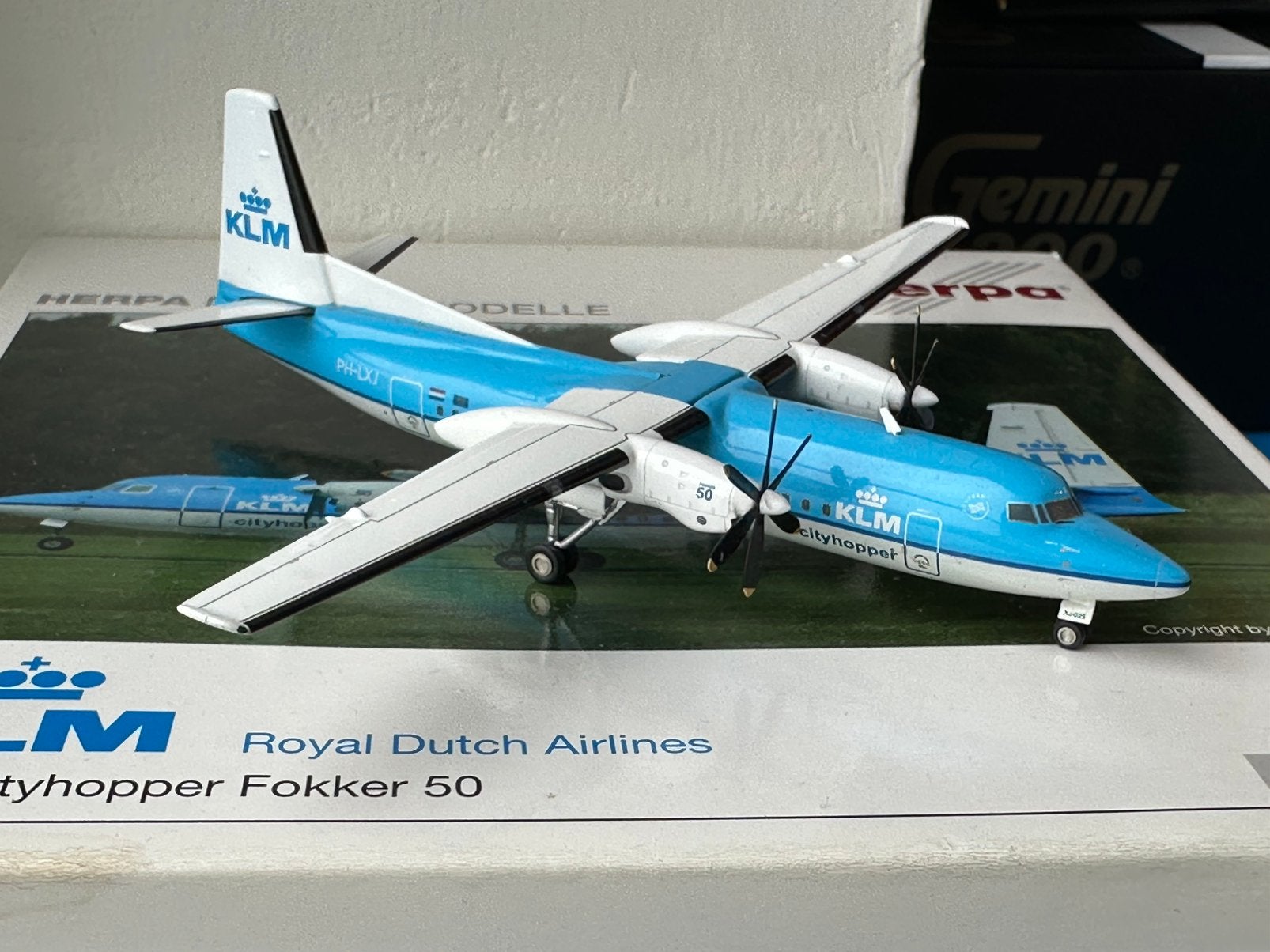 Herpa KLM Cityhopper Fokker 50 PH-LXJ 1:200, Ophalen of Verzenden, Nieuw, Schaalmodel