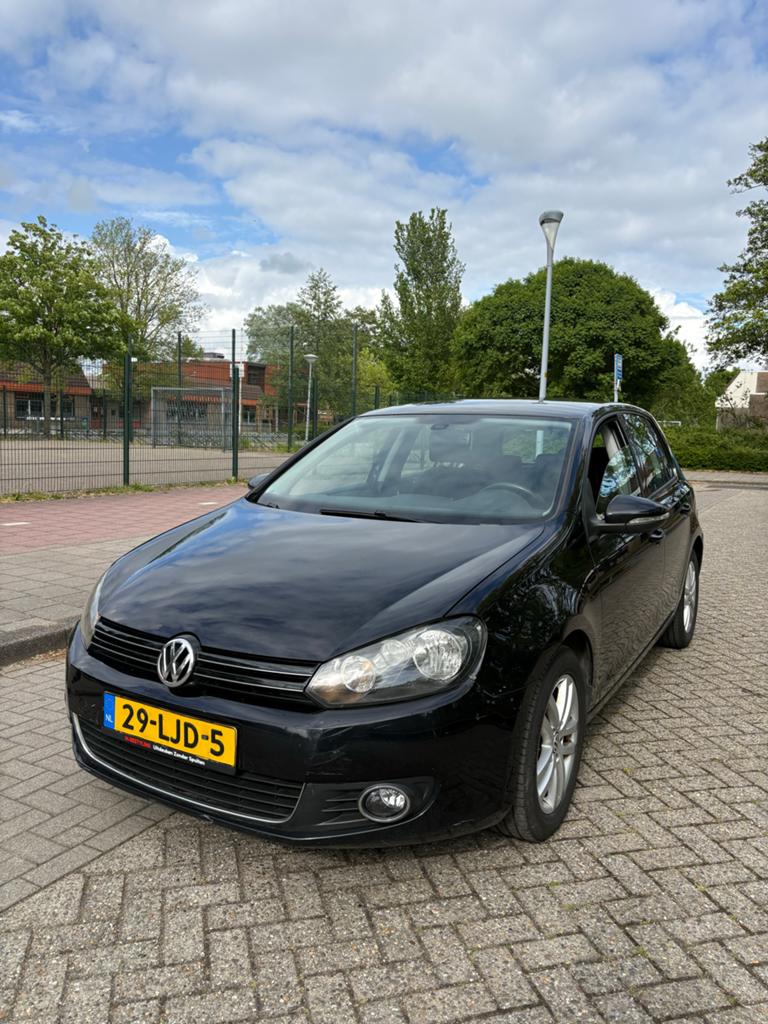 Volkswagen Golf 1.4 TSI 90KW DSG 2010 Zwart, Auto's, Sound system, Zwart, 4 cilinders, Alcantara