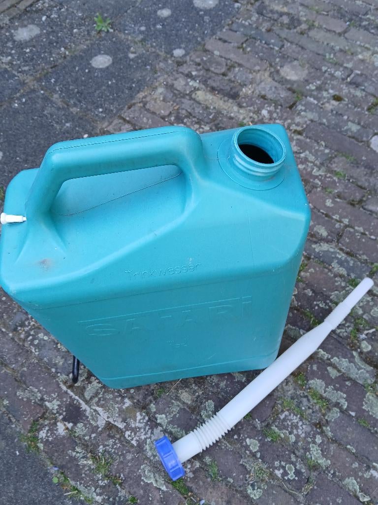 Jerrycan voor drinkwater met schenktuit, Ophalen, Gebruikt