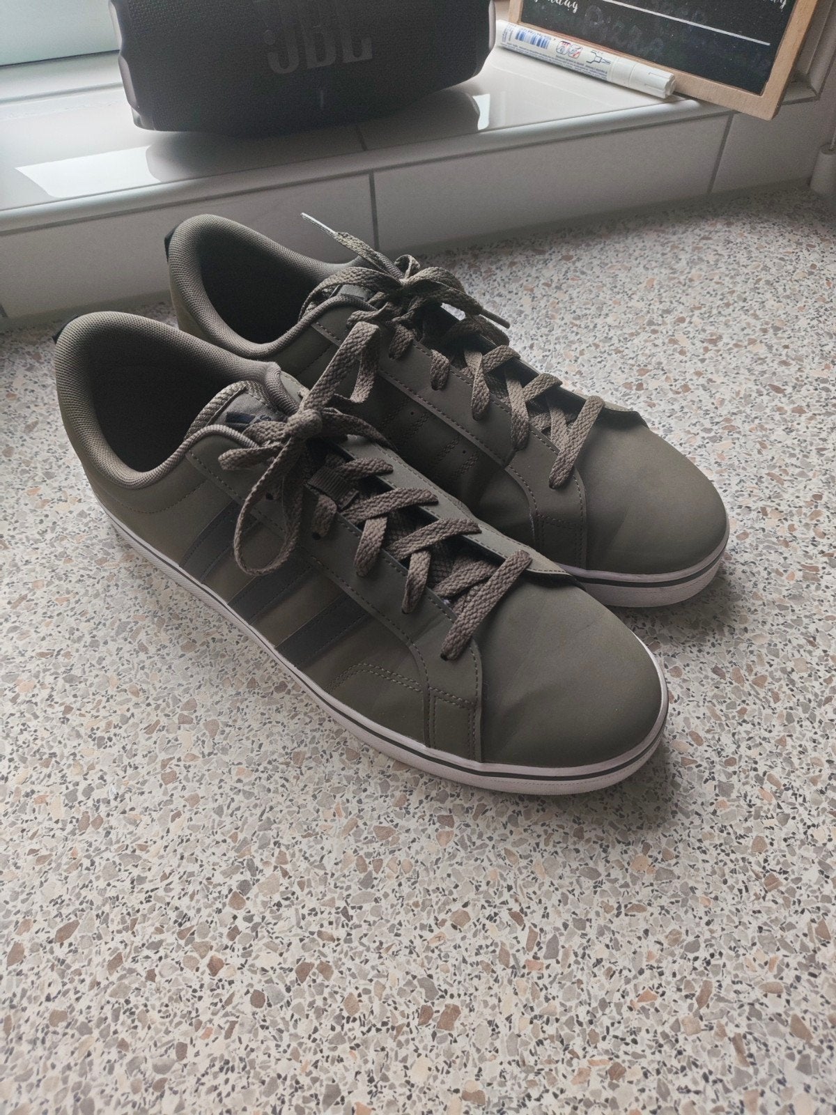 Adidas PACE Sneakers - Olive Strata Core Black - Maat 47,5, Ophalen, Overige kleuren, Boots, Zo goed als nieuw