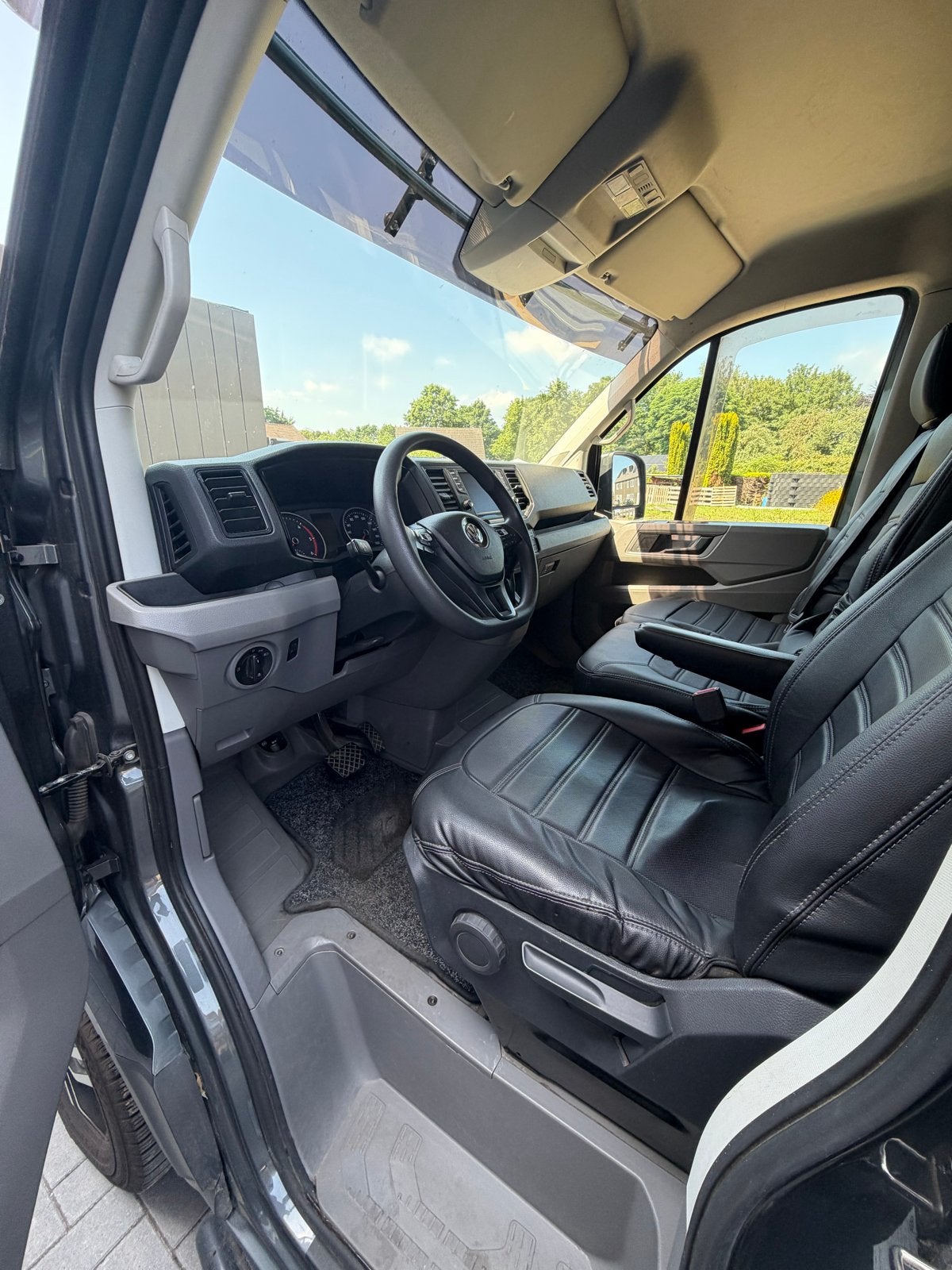 Foto 11 van Volkswagen Crafter 2.0 TDI 140pk L3h3